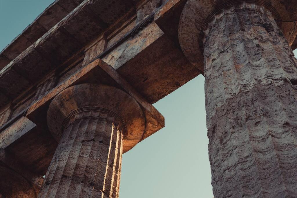 Elegante Villa tra Mare e Storia