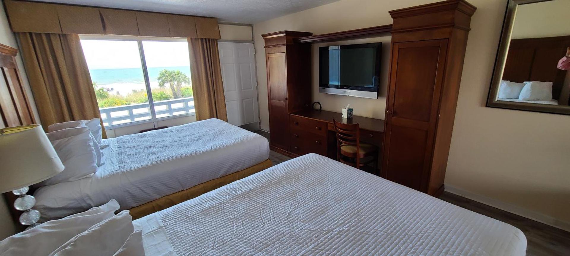 Oceanfront Twilight Surf Hotel