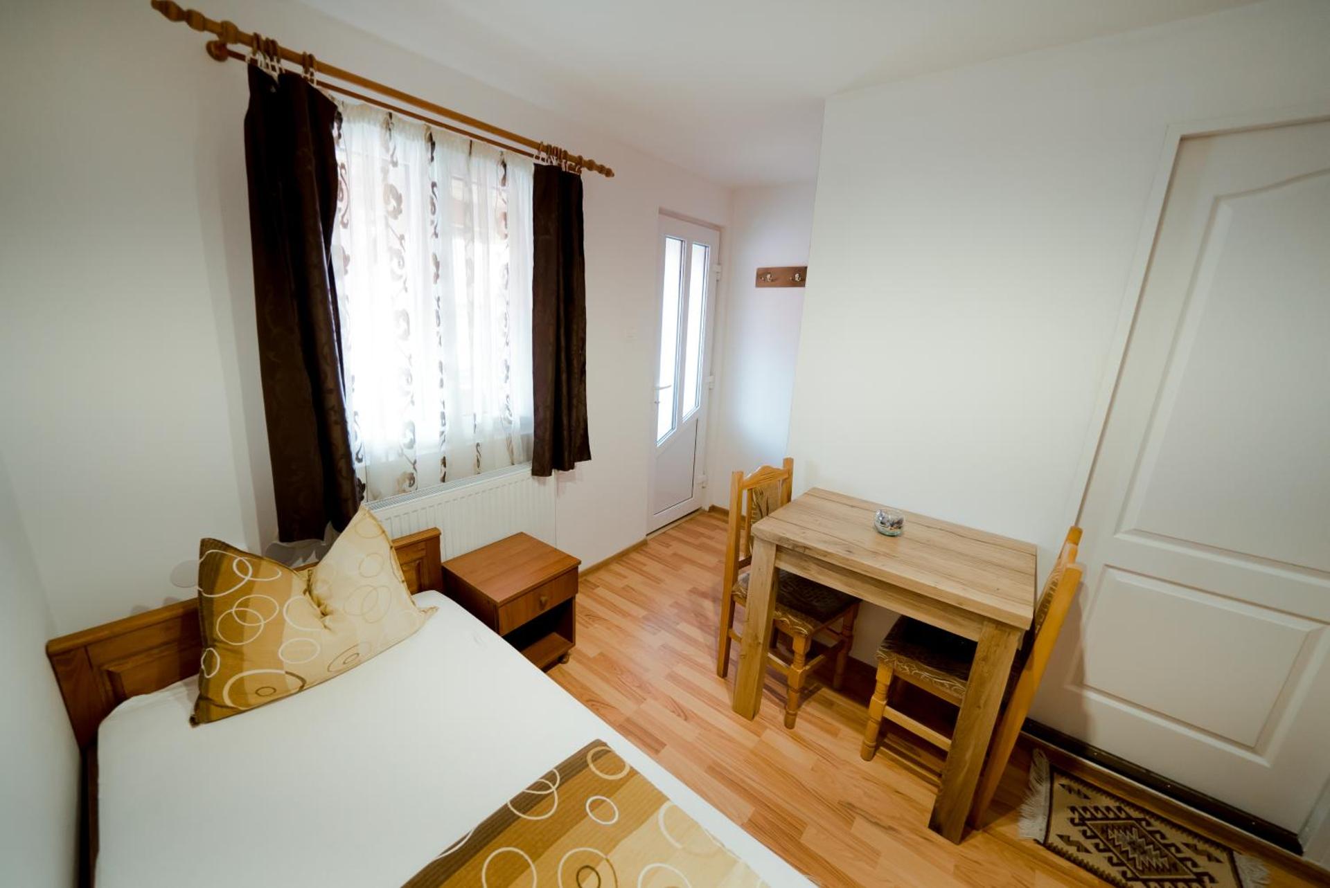 Twin Room with Bathroom