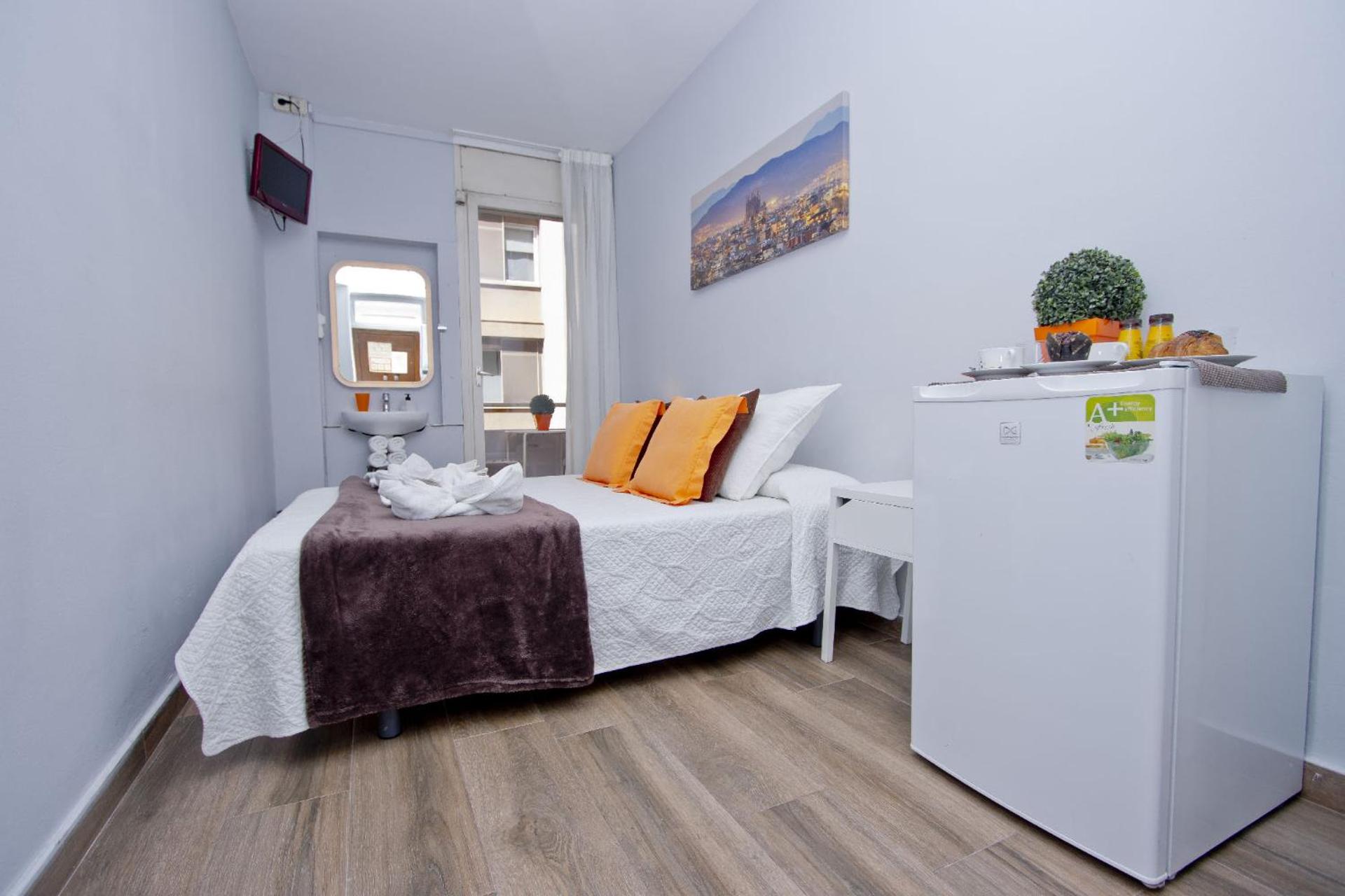 Barcelona City Seven Hostal