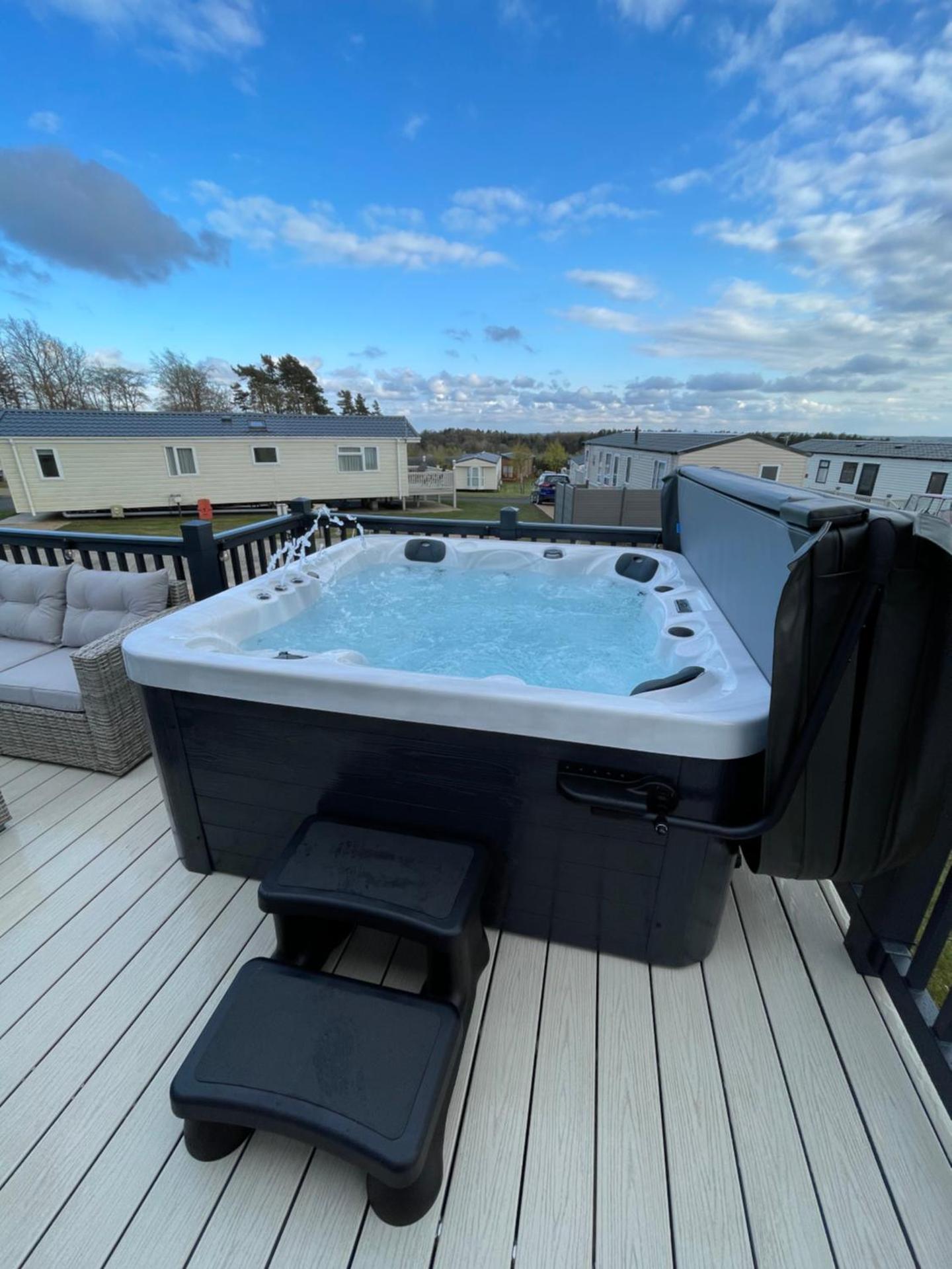 Eagles View - 2 bed hot tub lodge with free golf, NO BUGGY
