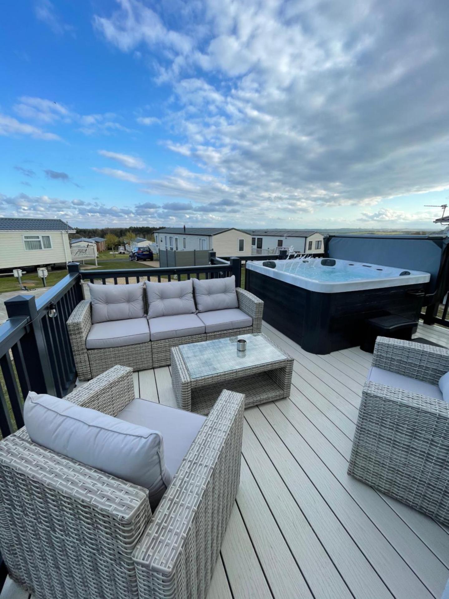 Eagles View - 2 bed hot tub lodge with free golf, NO BUGGY