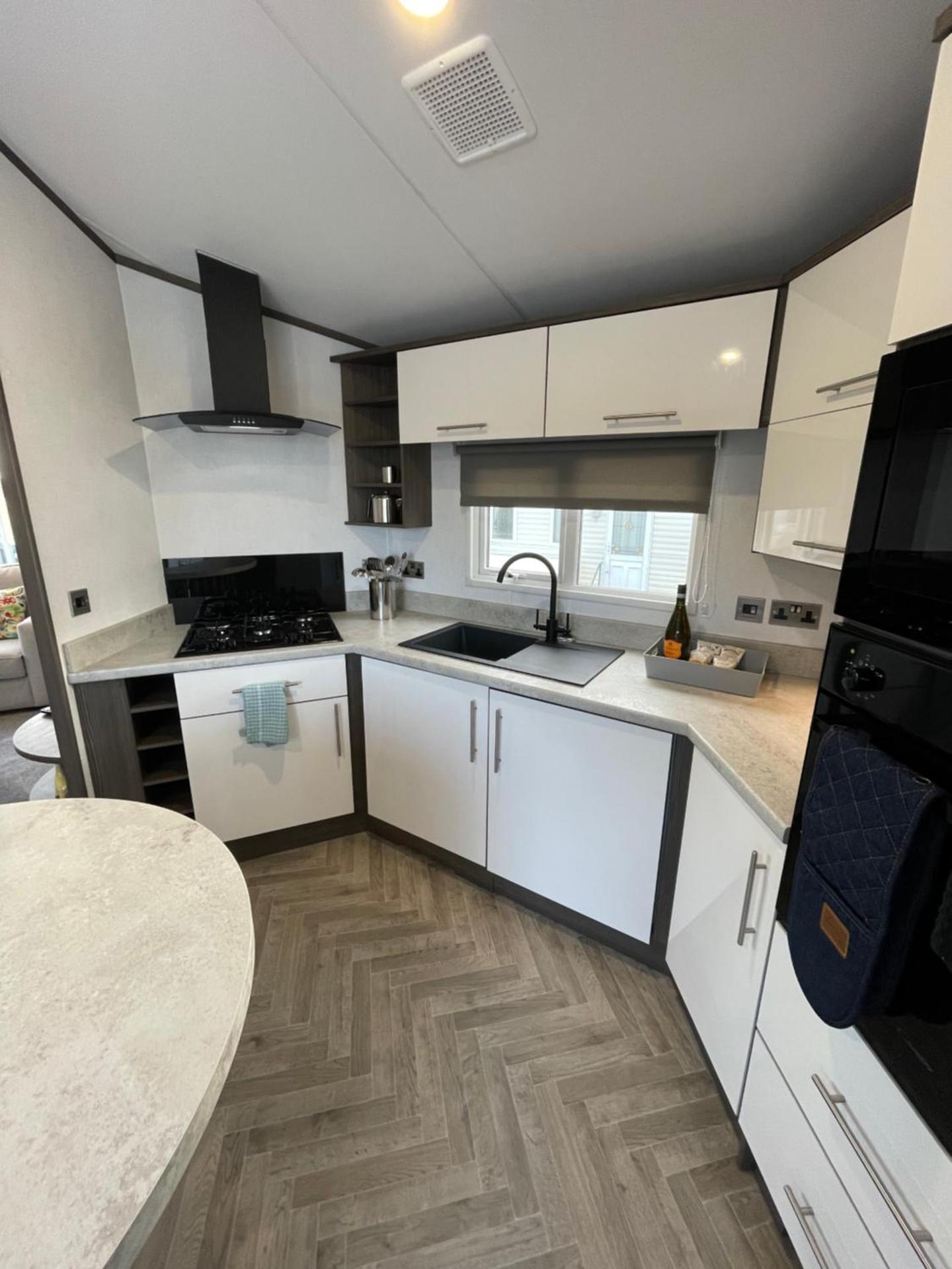 Eagles View - 2 bed hot tub lodge with free golf, NO BUGGY