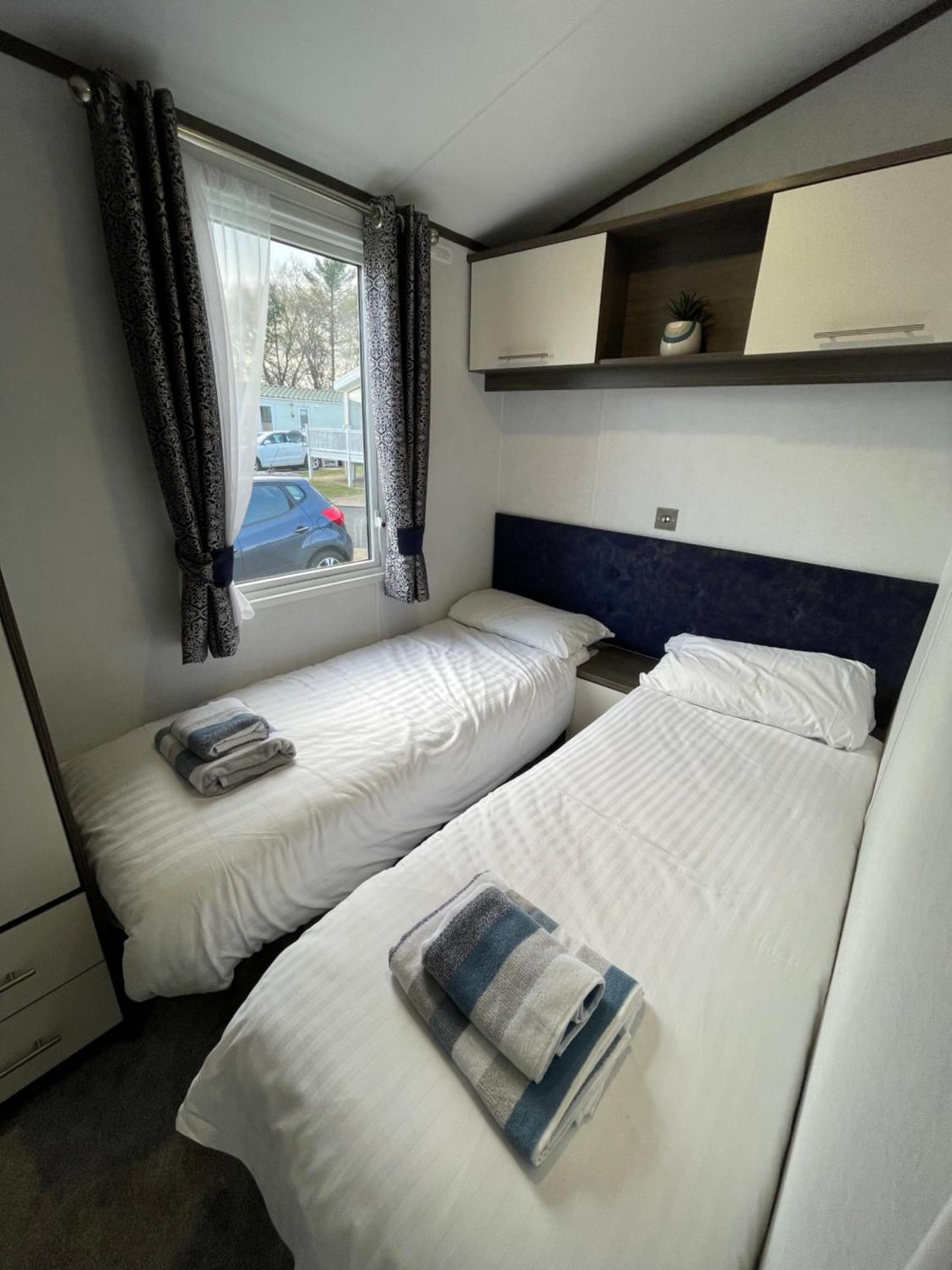 Eagles View - 2 bed hot tub lodge with free golf, NO BUGGY