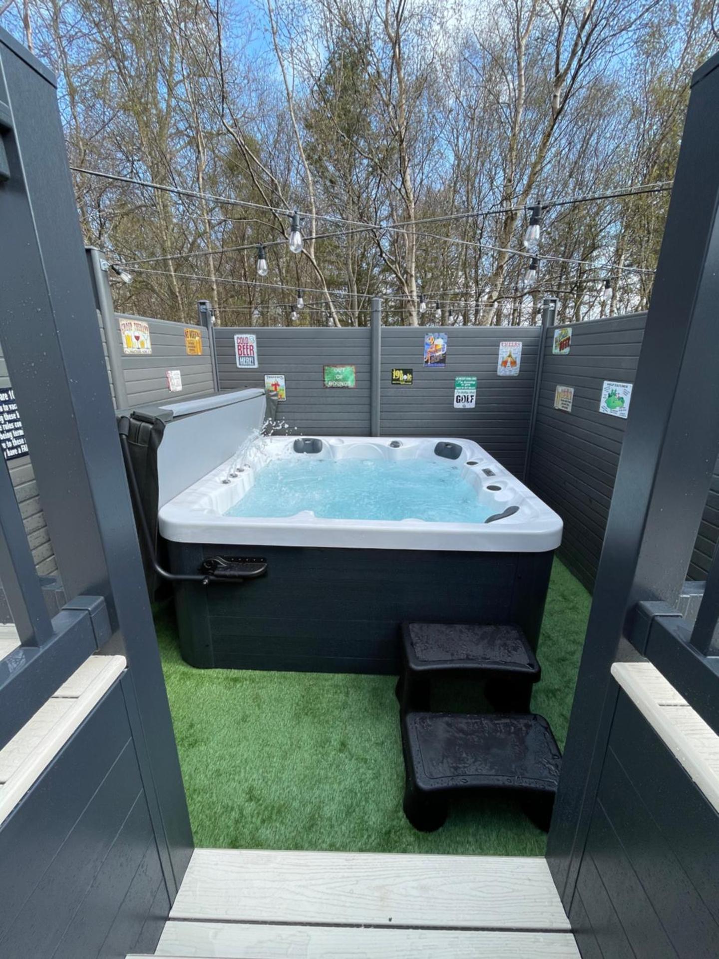 Tigers Wood - 2 bed hot tub lodge with free golf, NO BUGGY