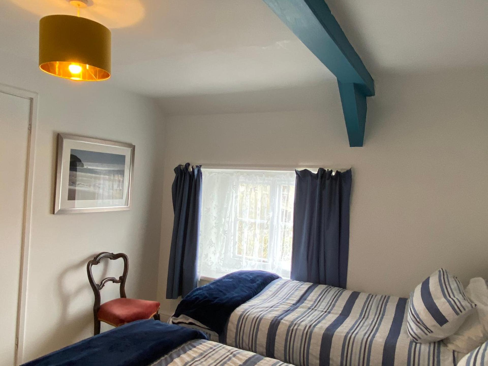 Twin Room with Shower