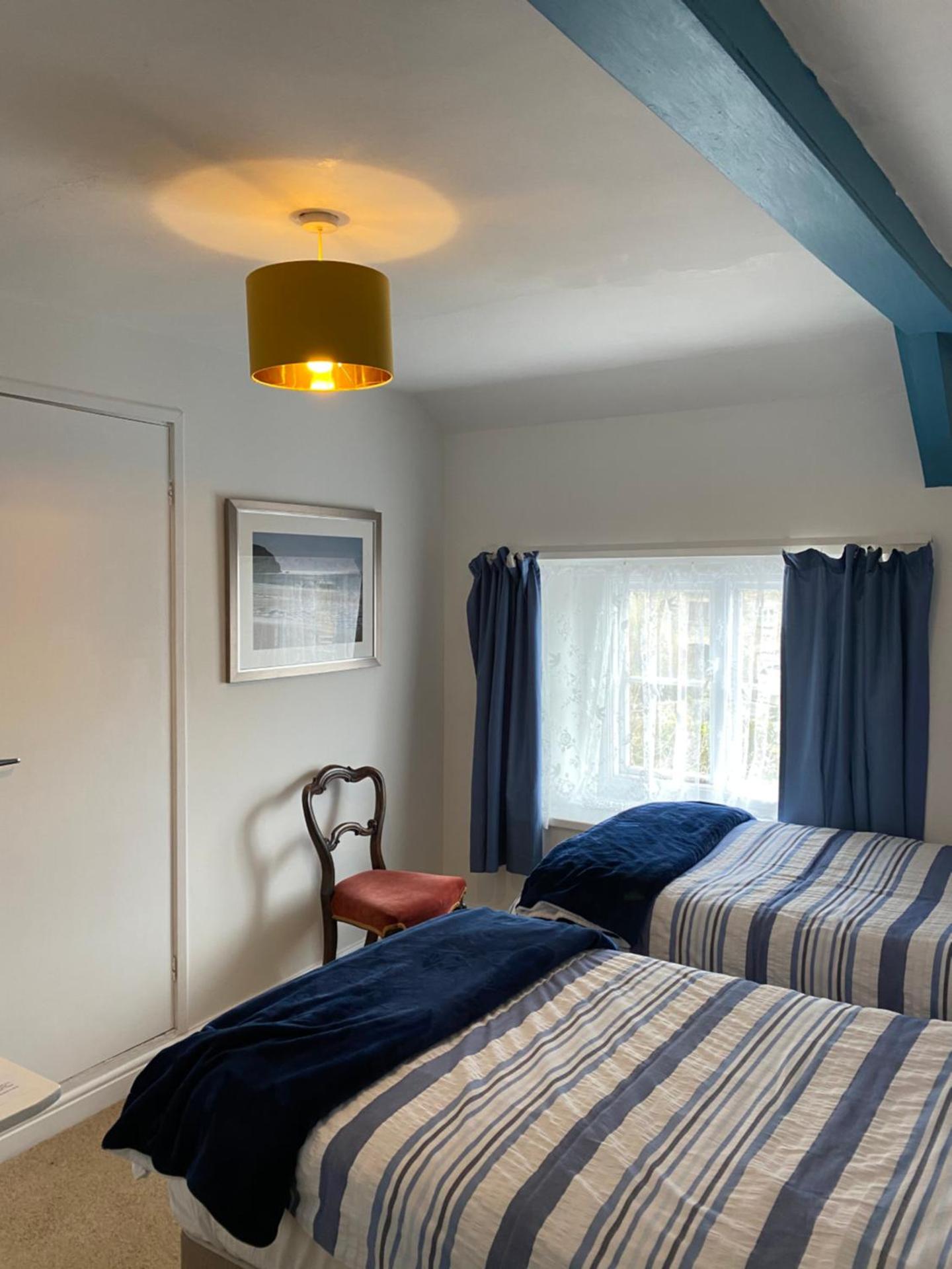 Twin Room with Shower