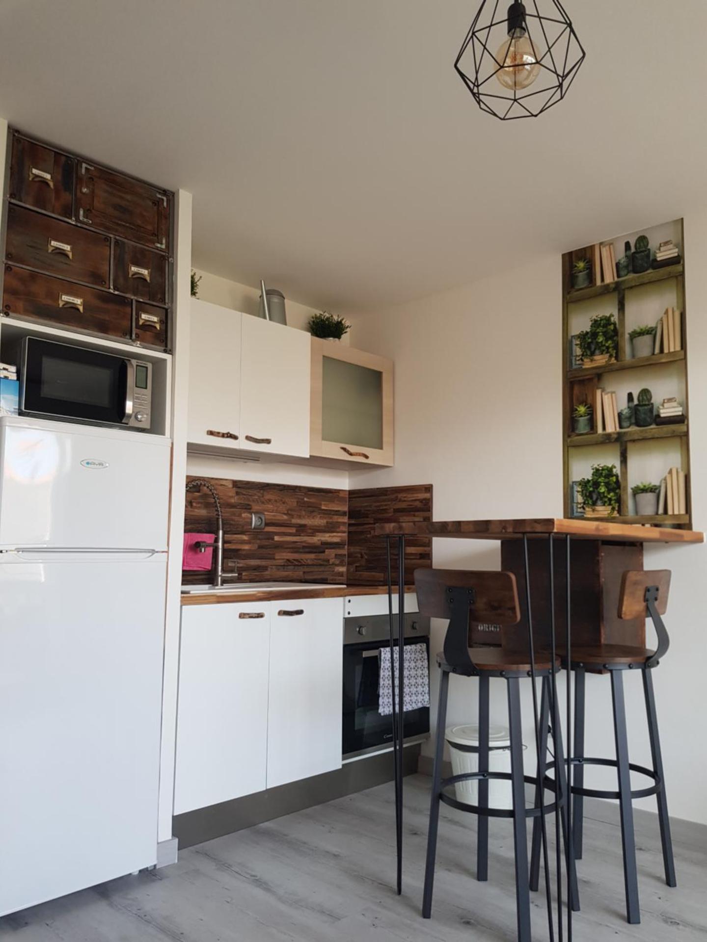 Kitchen or kitchenette