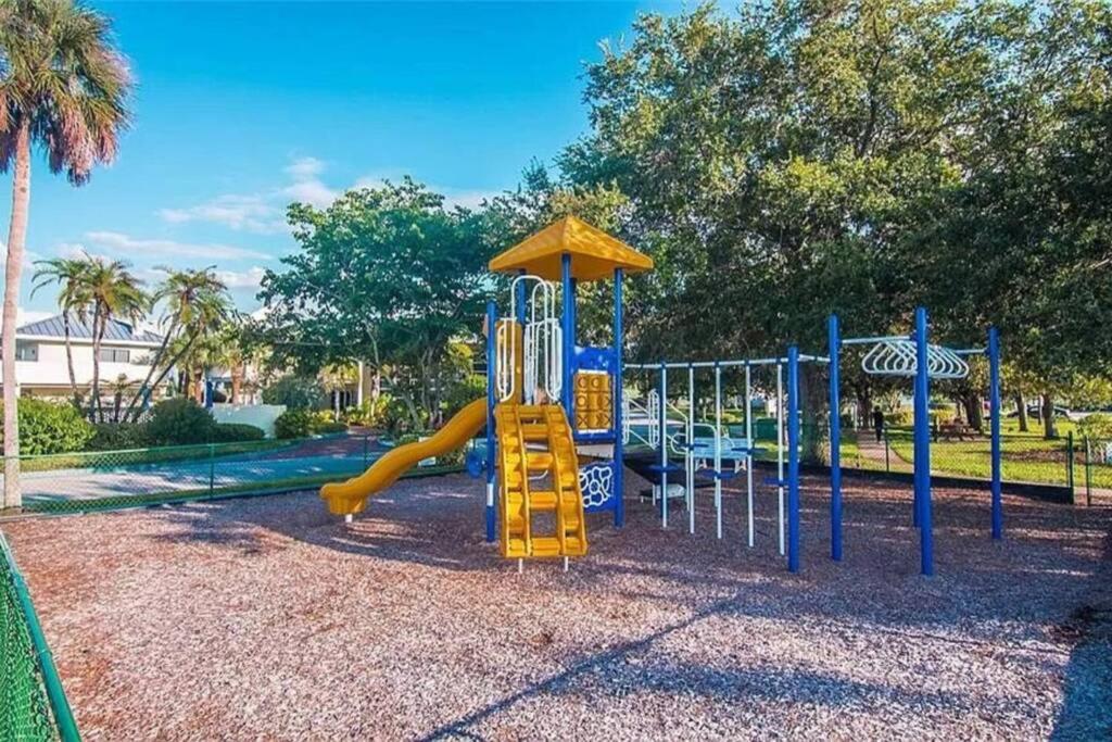 Little Harbor Resort #206 Tampa Bay FL Beach, Bayview, 2 Pools