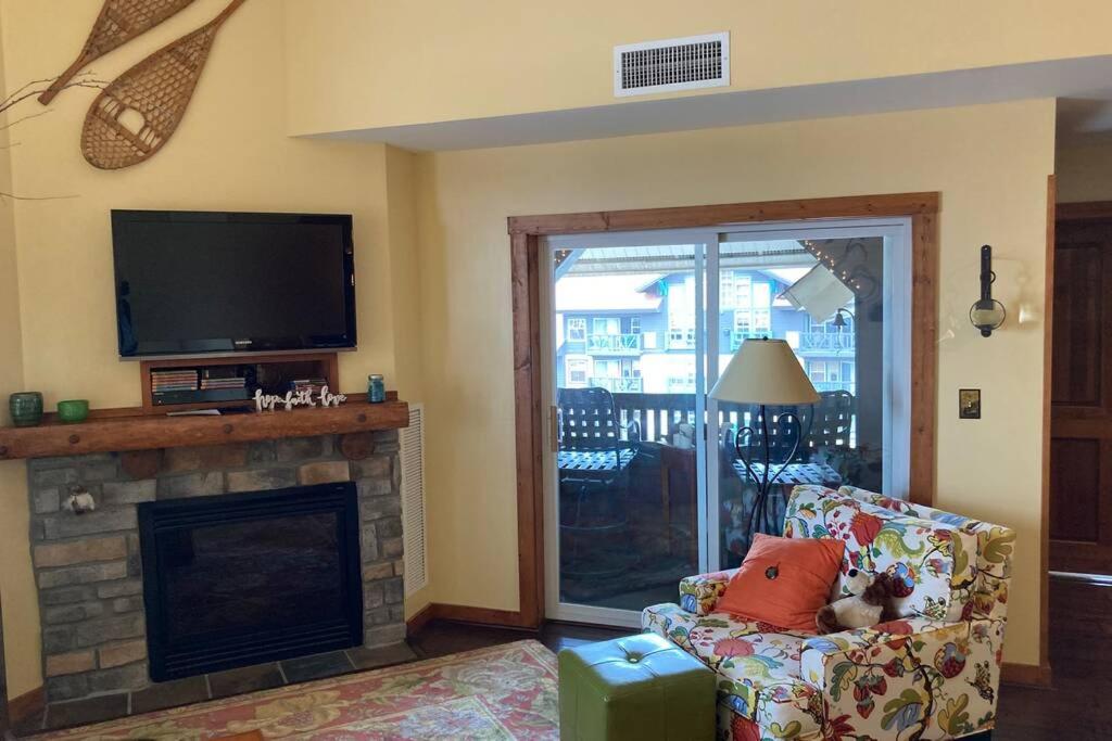 'The Treehouse' at Snowshoe - Village & Slope View