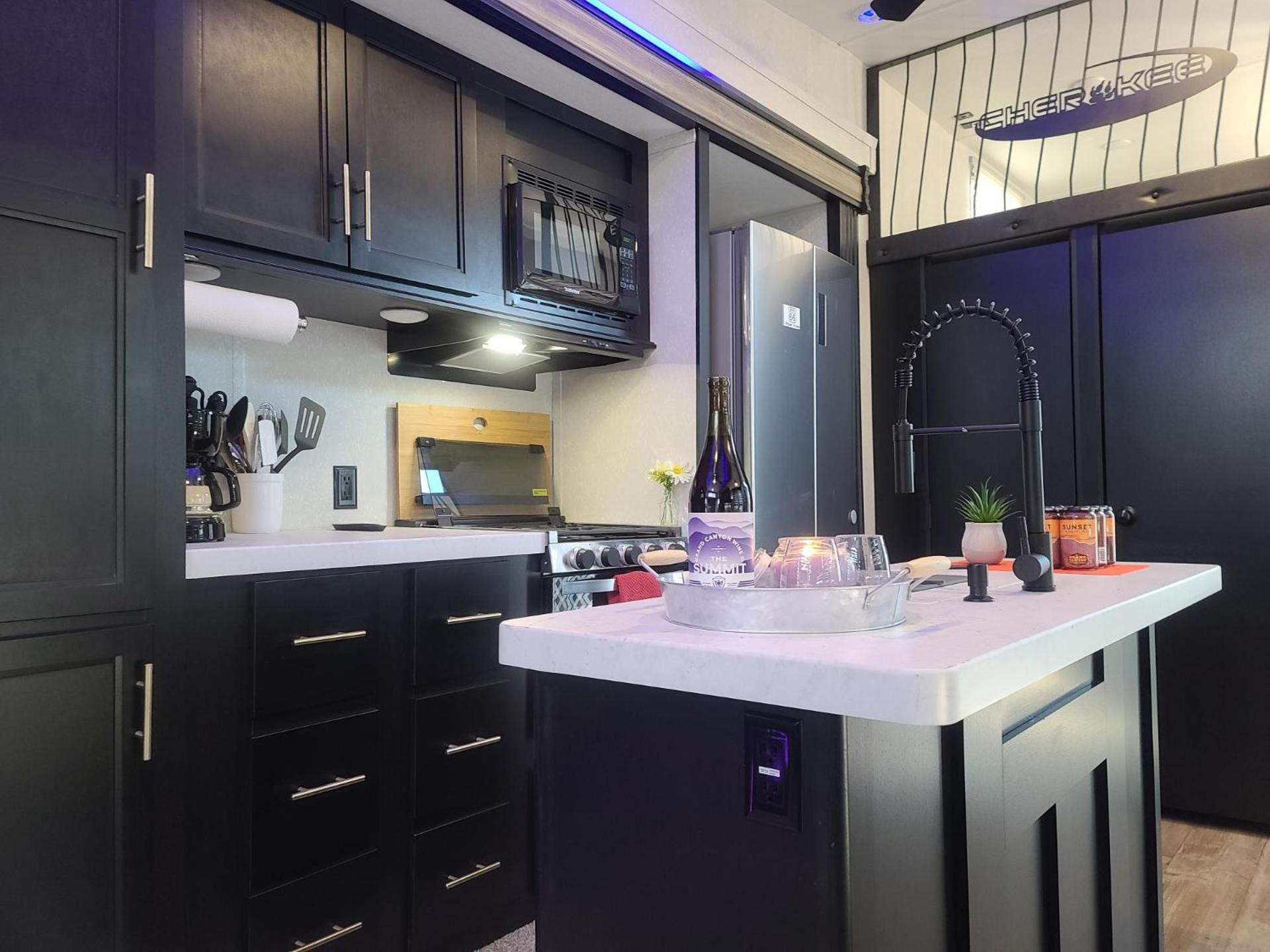 Kitchen or kitchenette