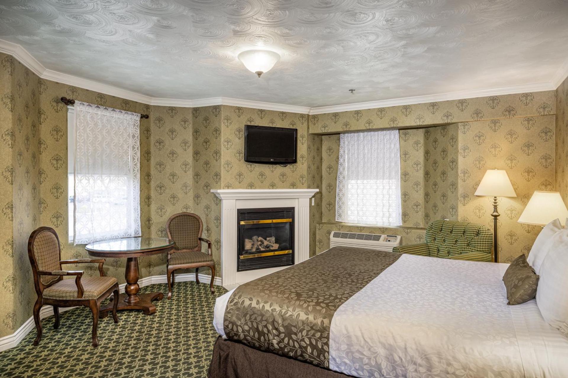 Deluxe King Room - Accessible - No pets