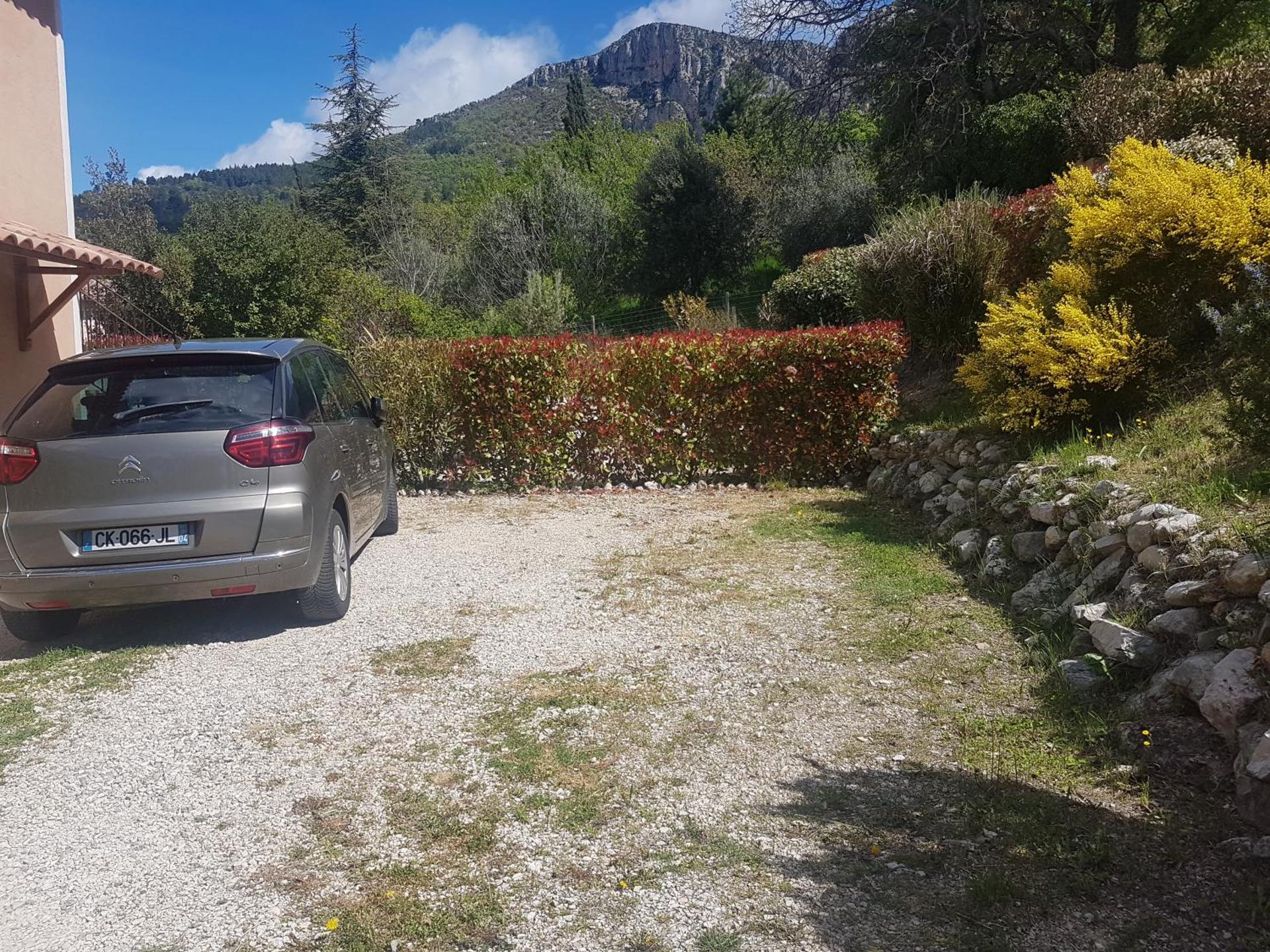 "Les Lauriers" chambre indépendante avec terrasse privée