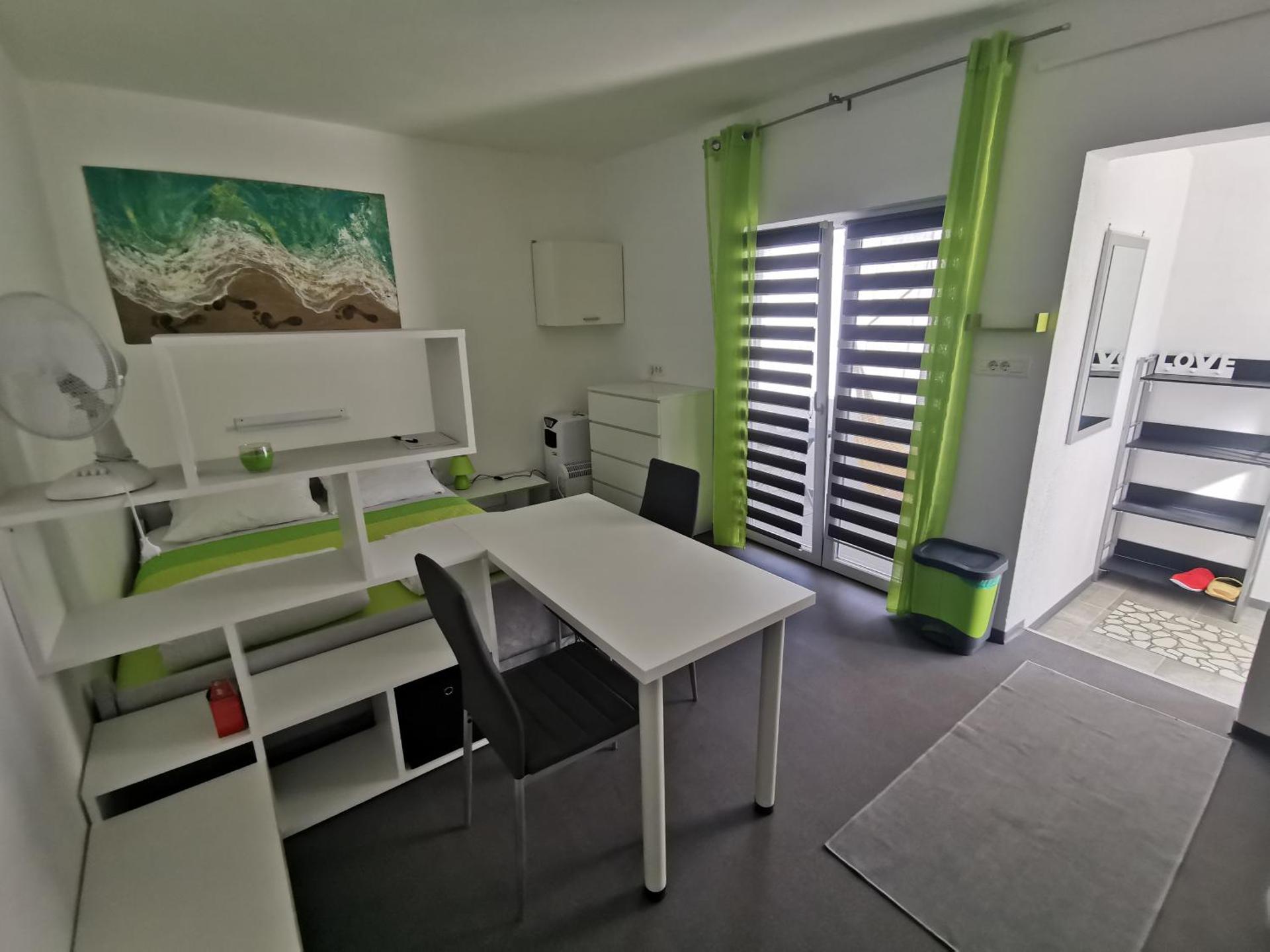 Photo of the whole room