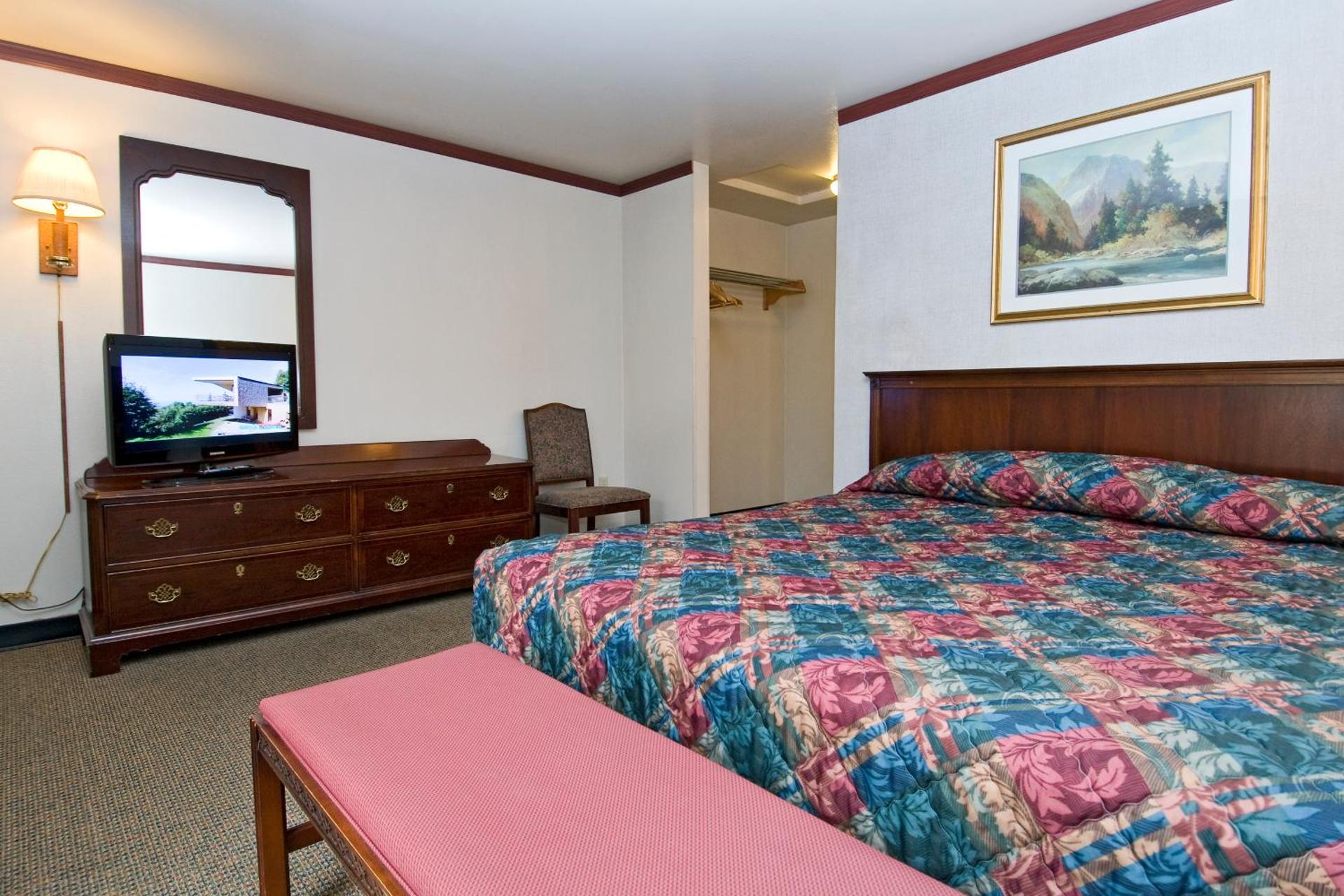 One-Bedroom King Suite