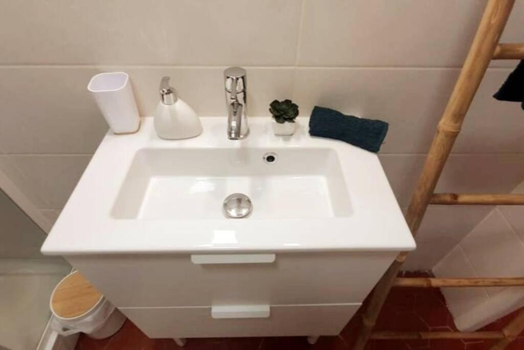 T2 COSY AU CALME,ENTREE AUTONOME,CENTRE HISTORIQUE