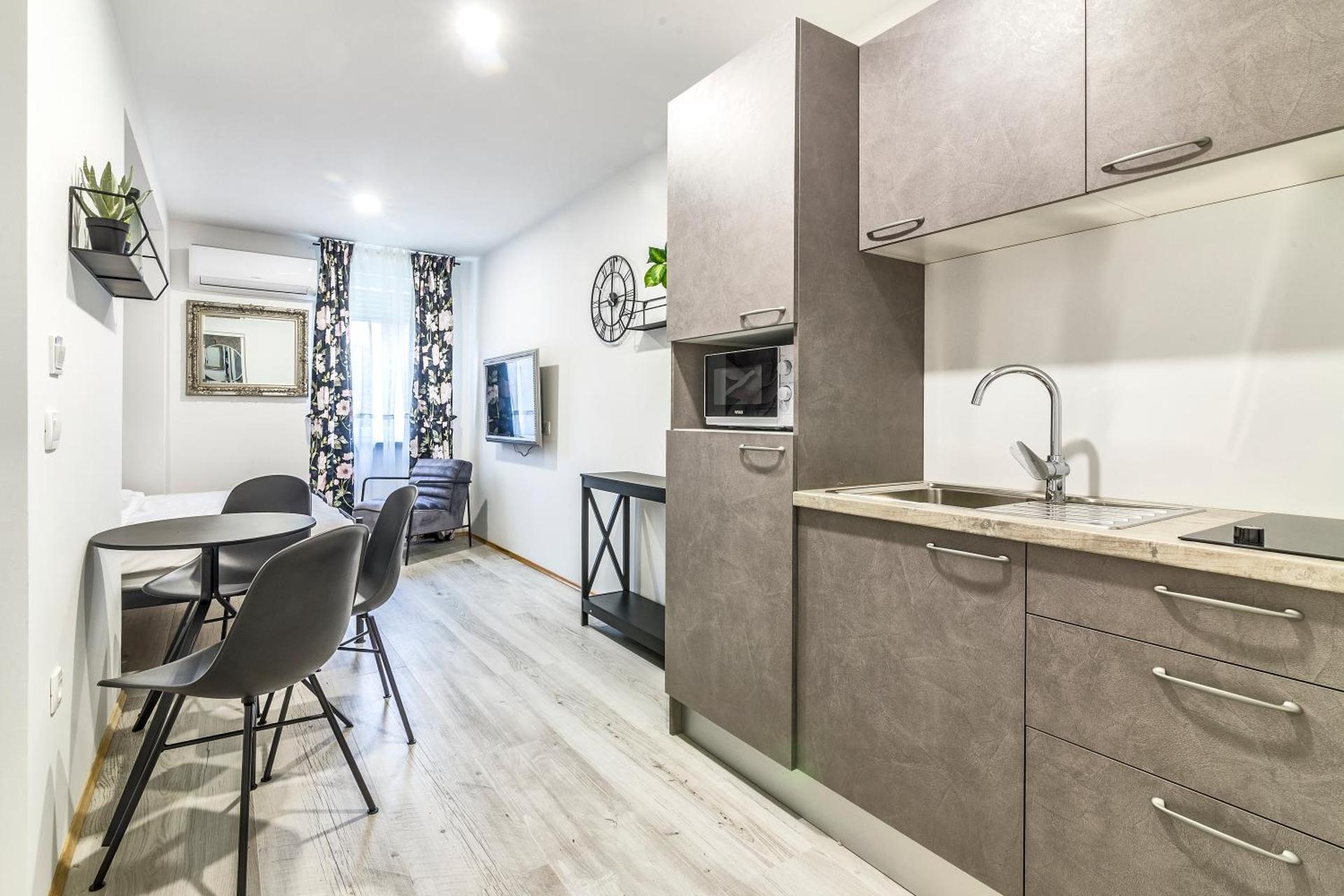 Kitchen or kitchenette