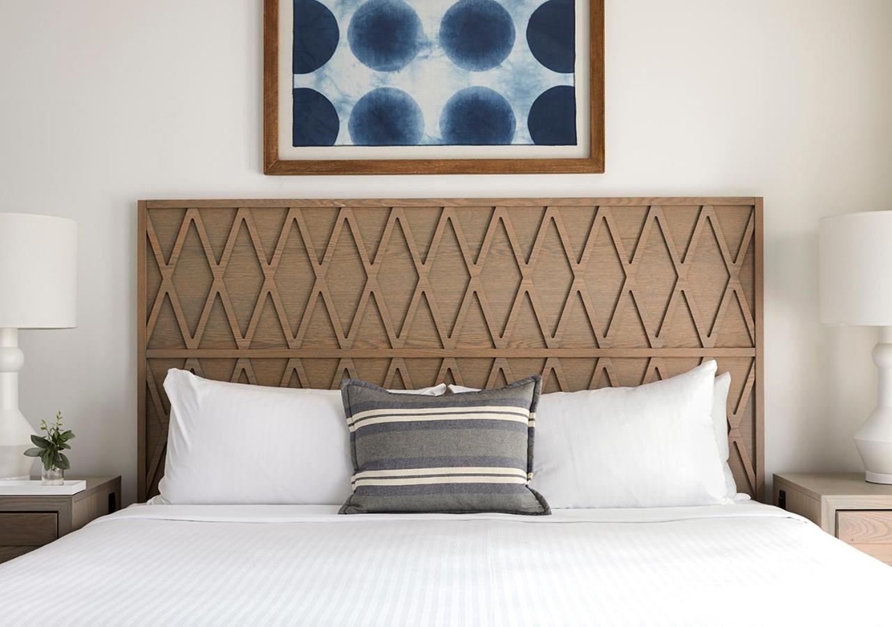 King Room with Partial Water View