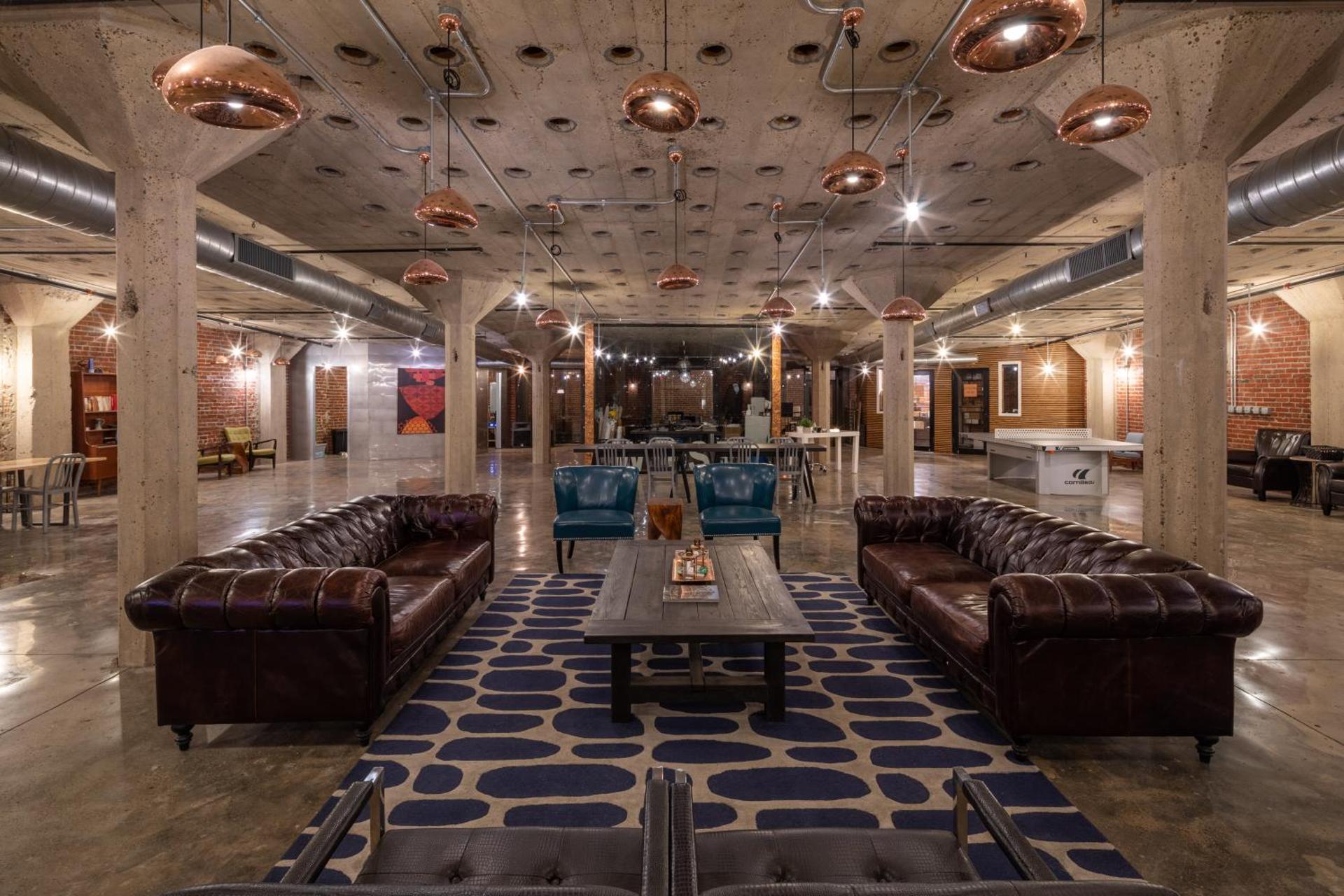 Communal lounge/ TV room