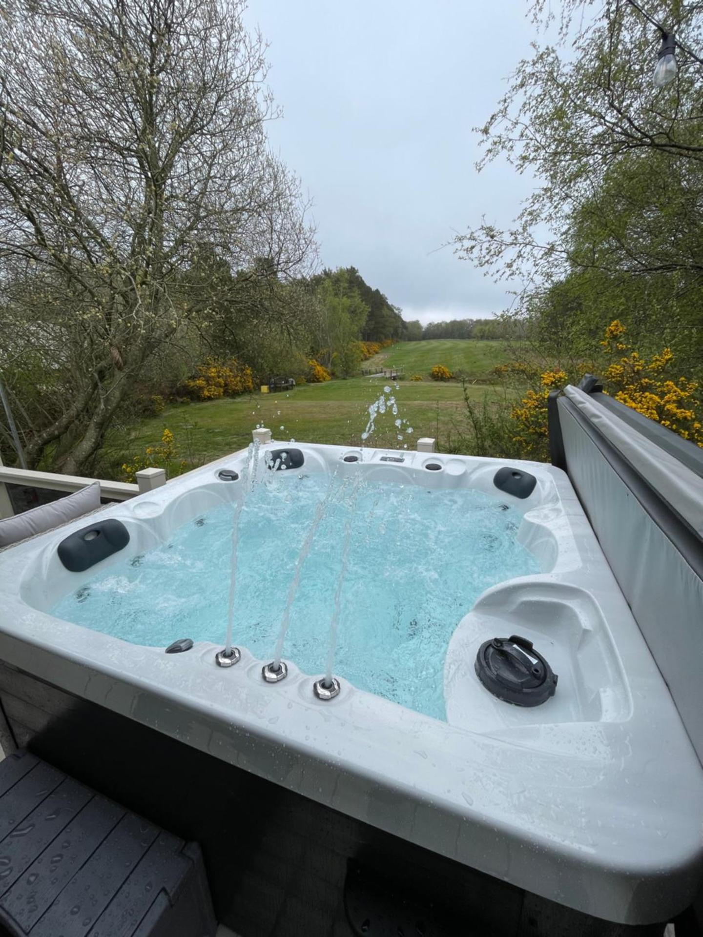 Torrey Pines - 2 bedroom hot tub lodge with free golf, NO BUGGY