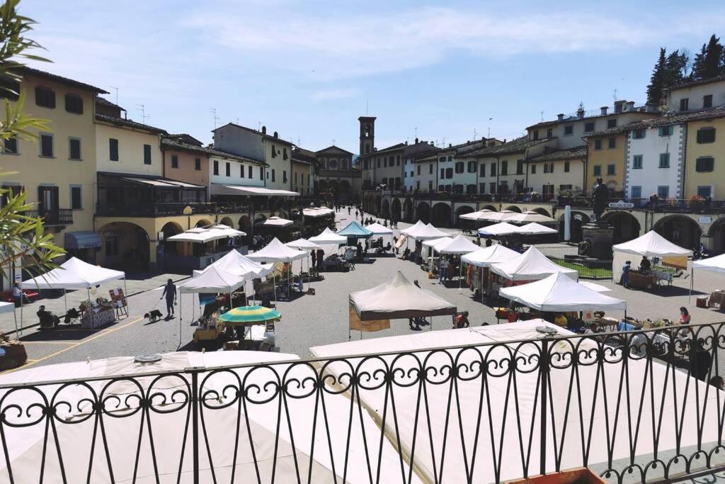 Casa Alda - magica vista sulla Piazza di Greve