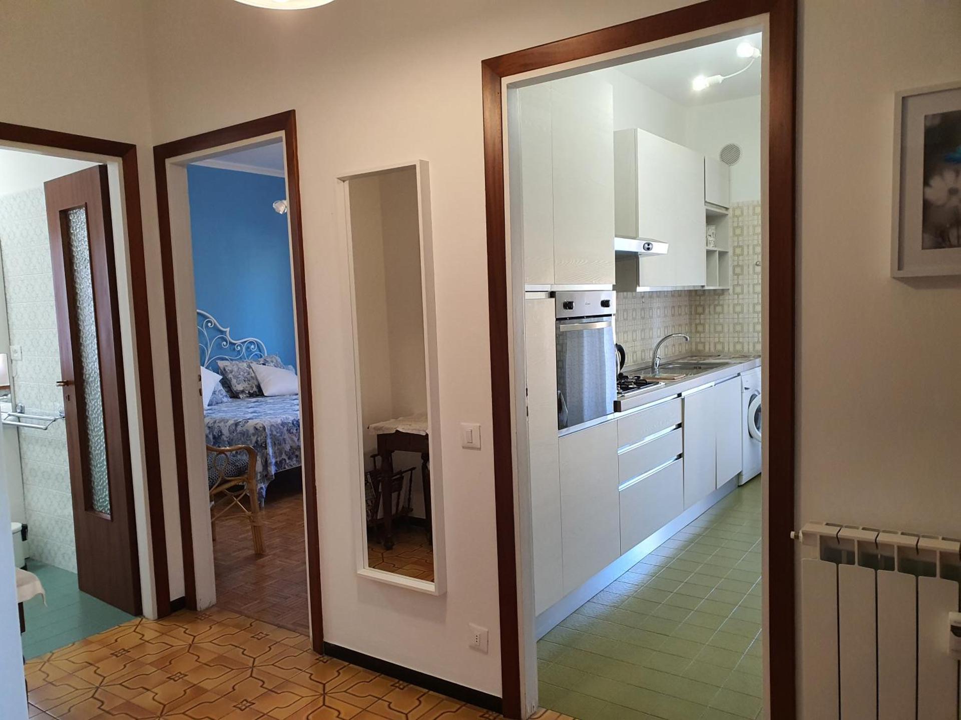 Blue Daisy Apartment