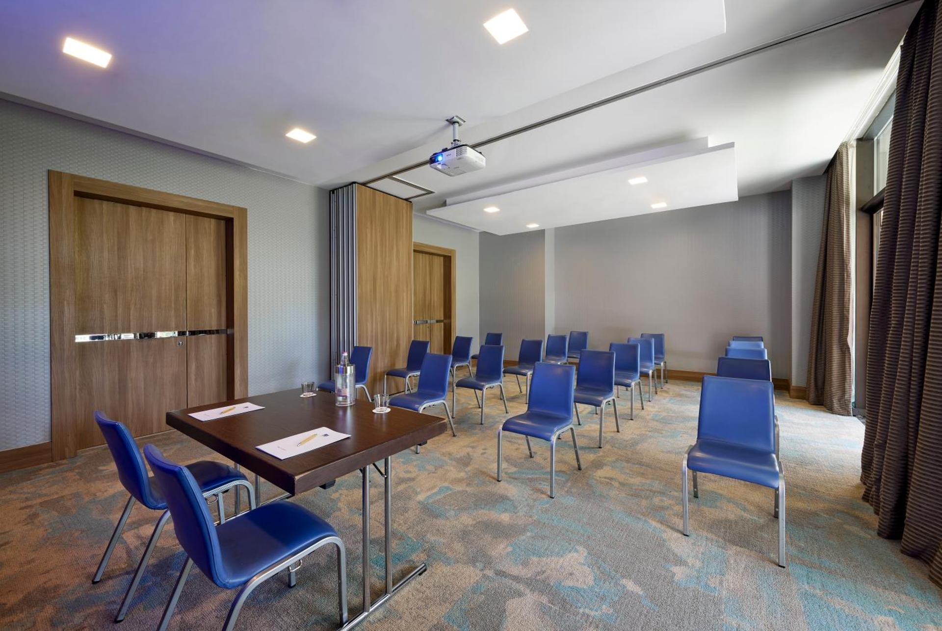 Meeting/conference room