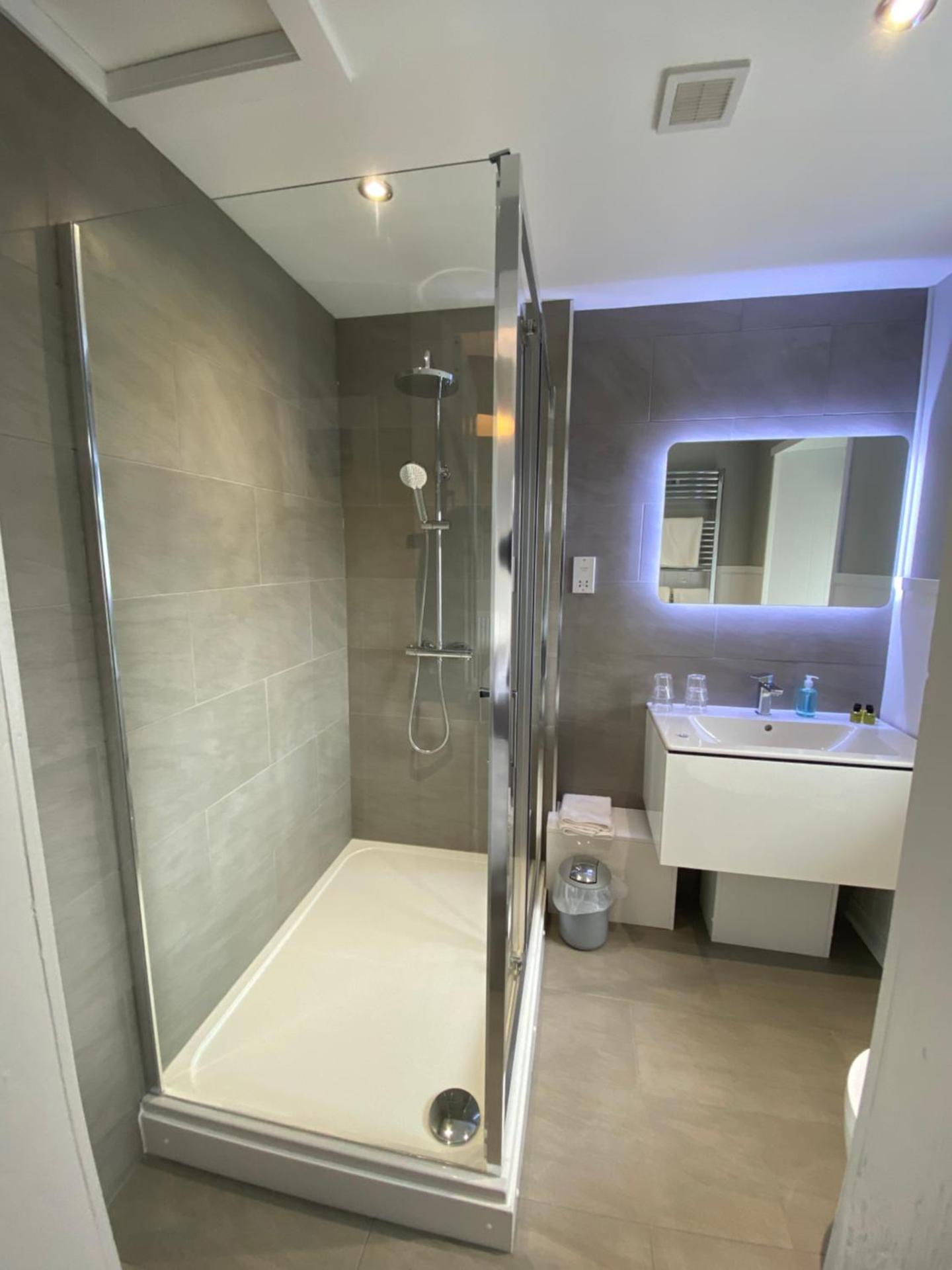 Family Room (2 Adults + 2 Children)