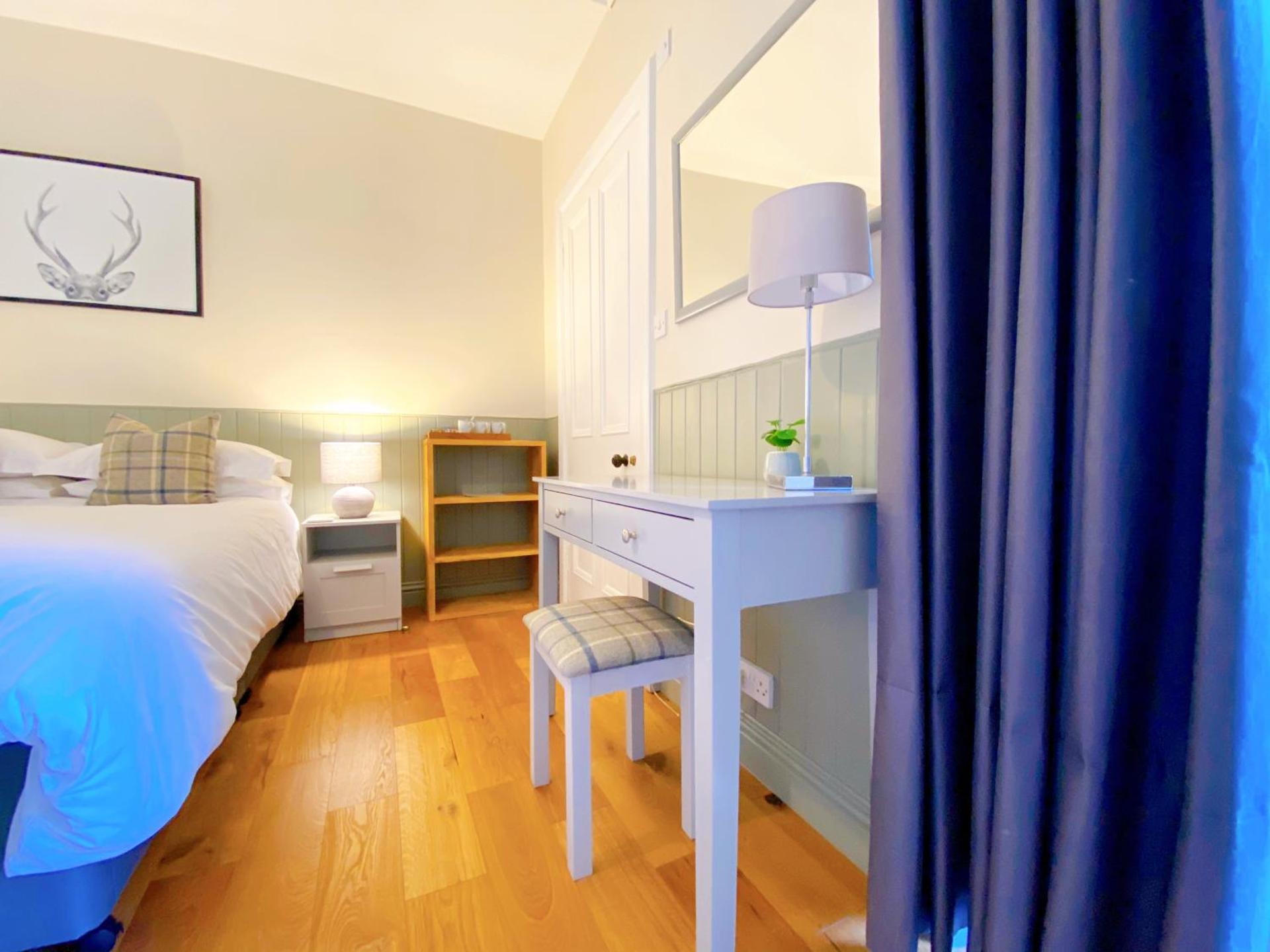 Family Room (2 Adults + 1 Child)