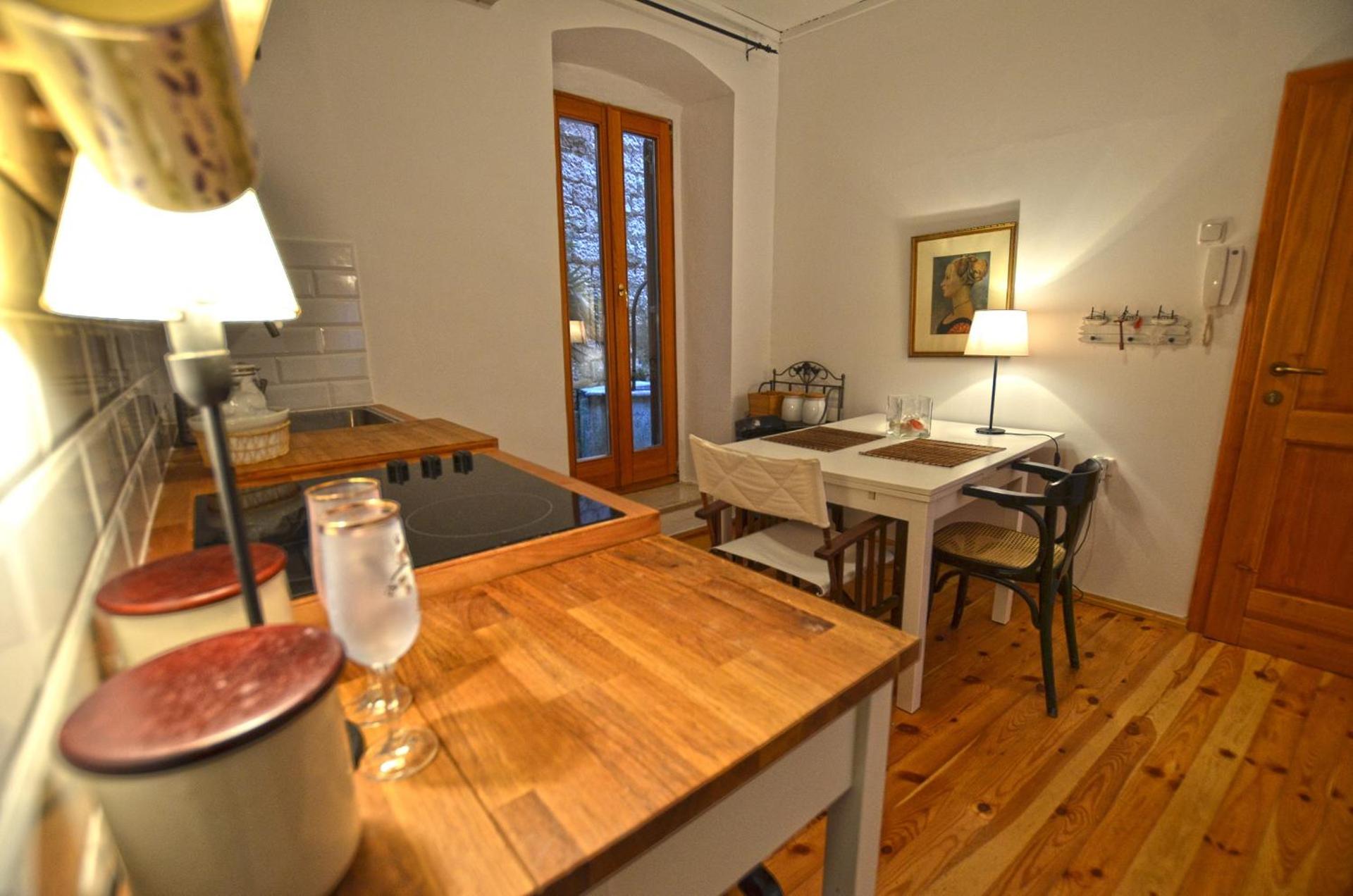 Leko Old Town Apartment