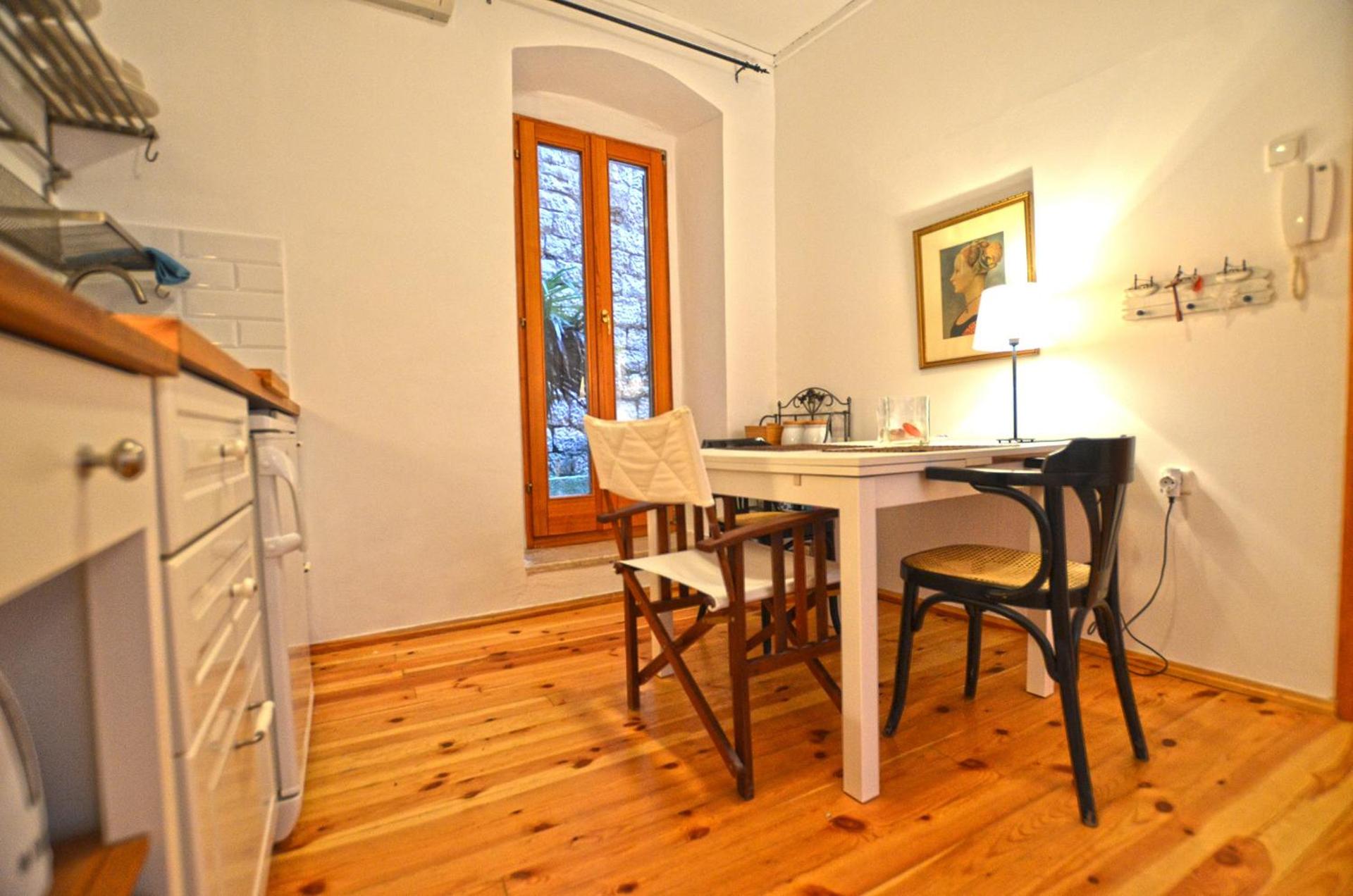 Leko Old Town Apartment