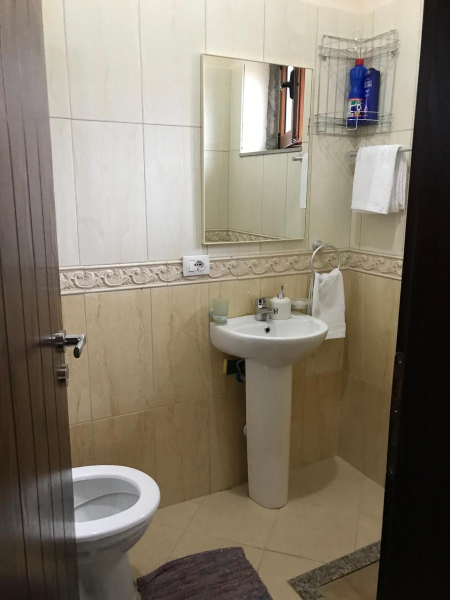 Bujtina Hadër Xhebro