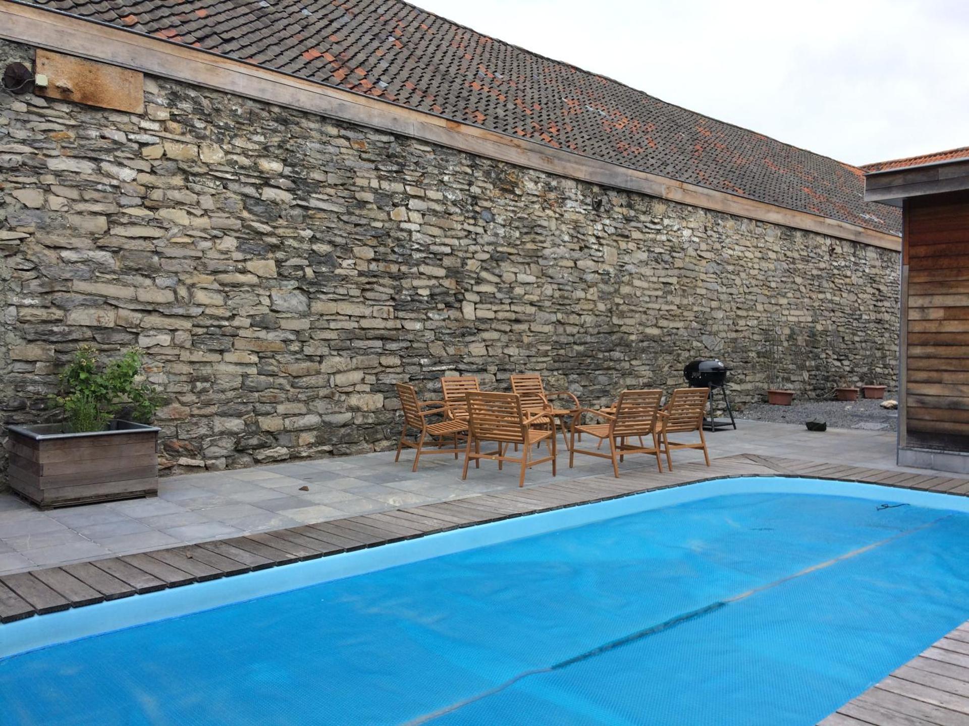 COTTAGE ON THE CANAL