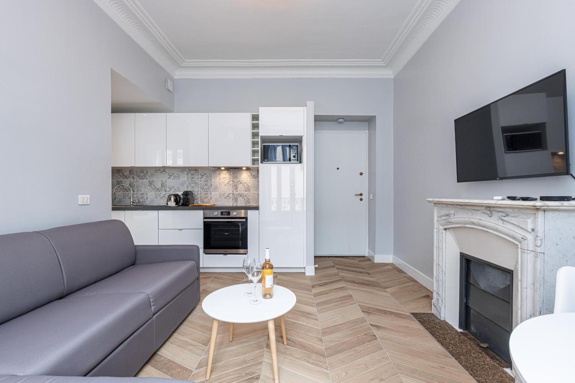 Kitchen or kitchenette