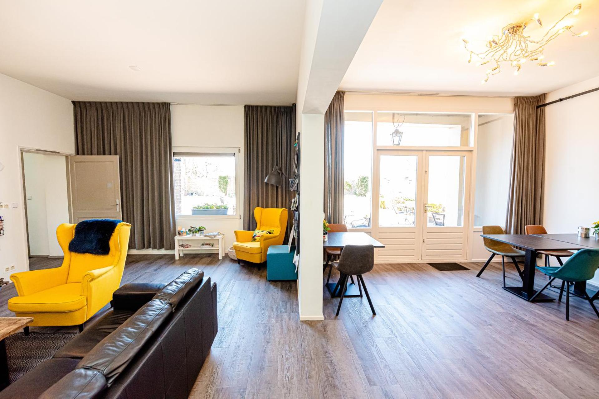 Communal lounge/ TV room