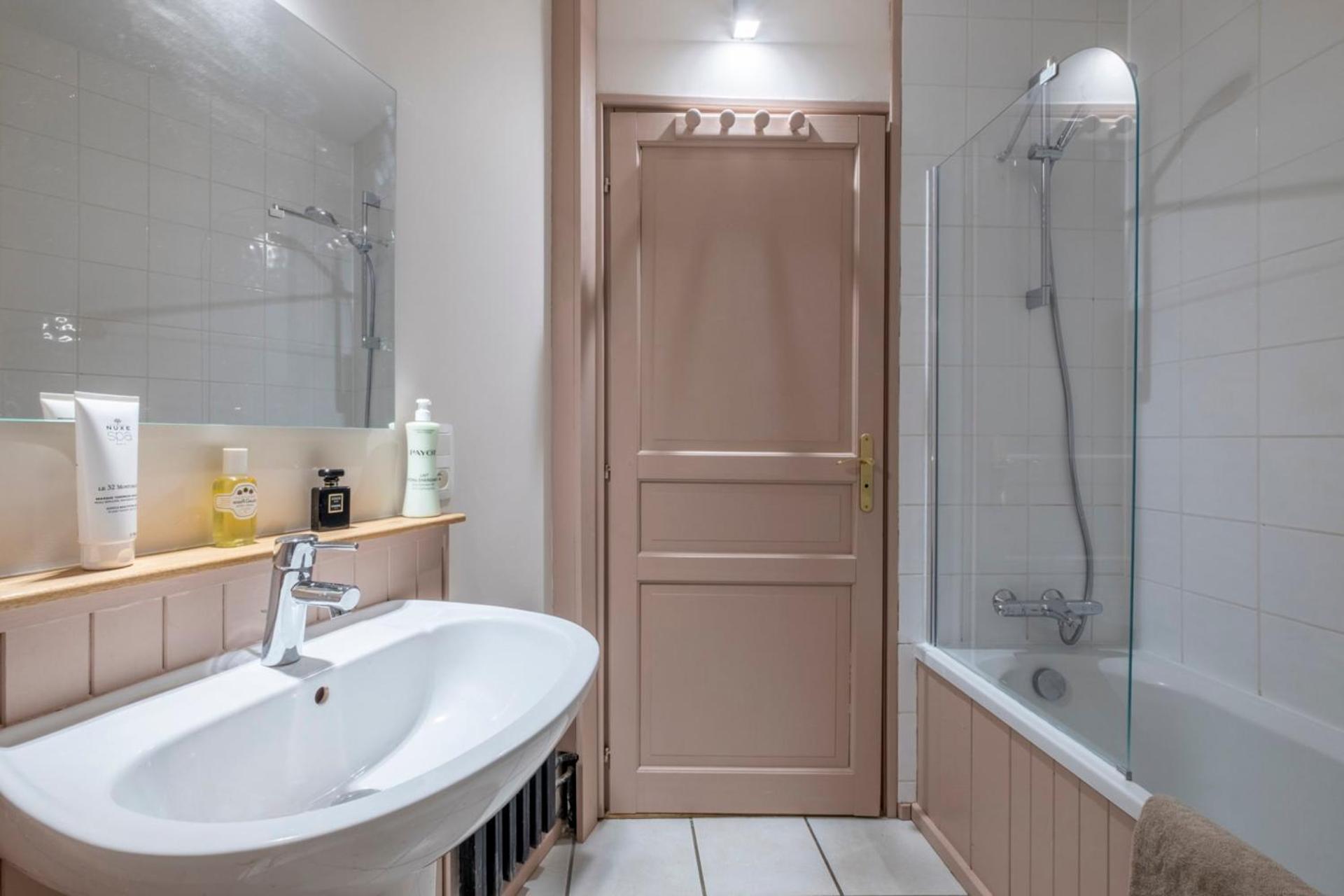 Modern Studio With Mont Blanc View And Pool