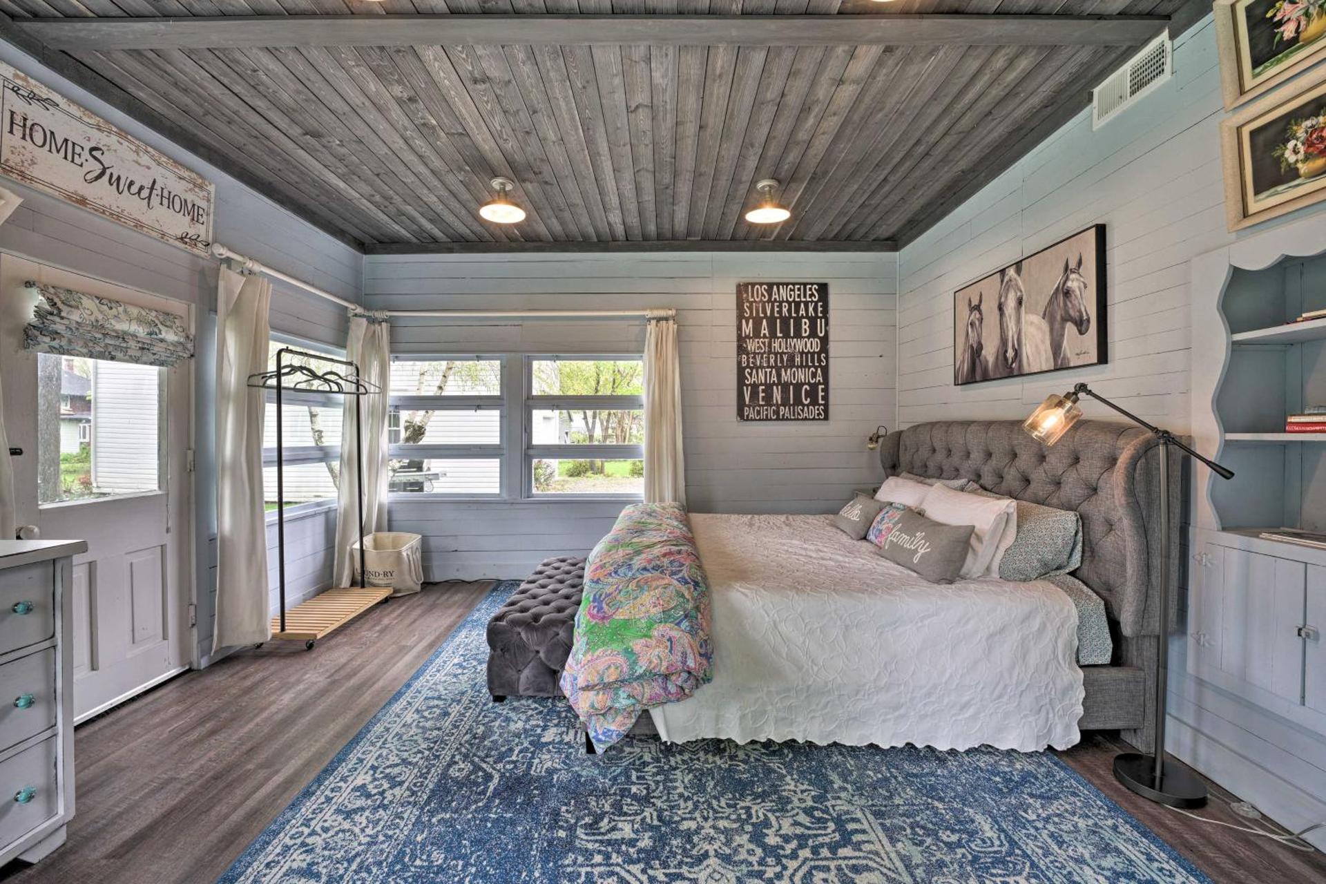 Romantic Country Apt by Lake Erie and Wineries!