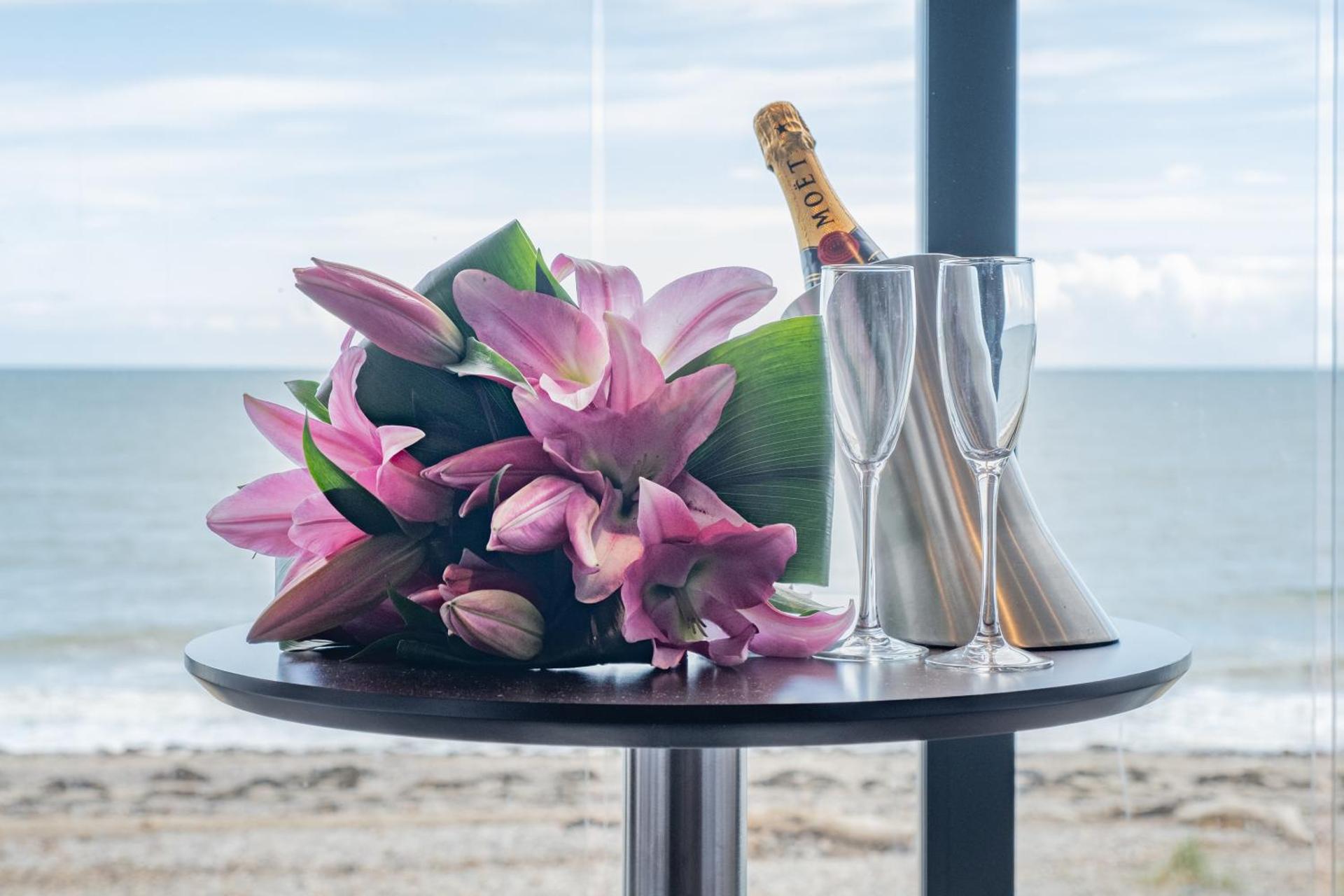 Number 44 Hotel & Bar