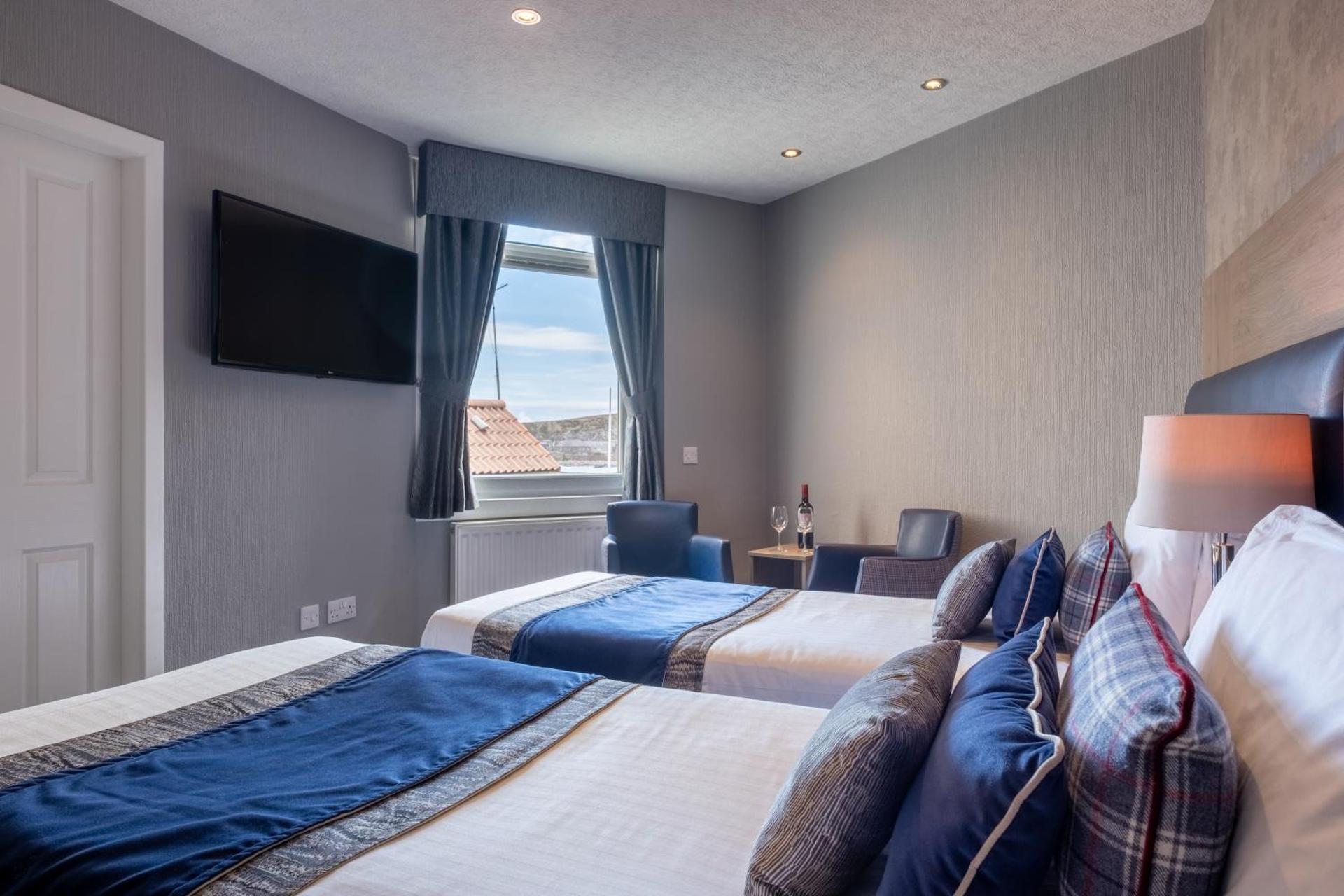 Number 44 Hotel & Bar