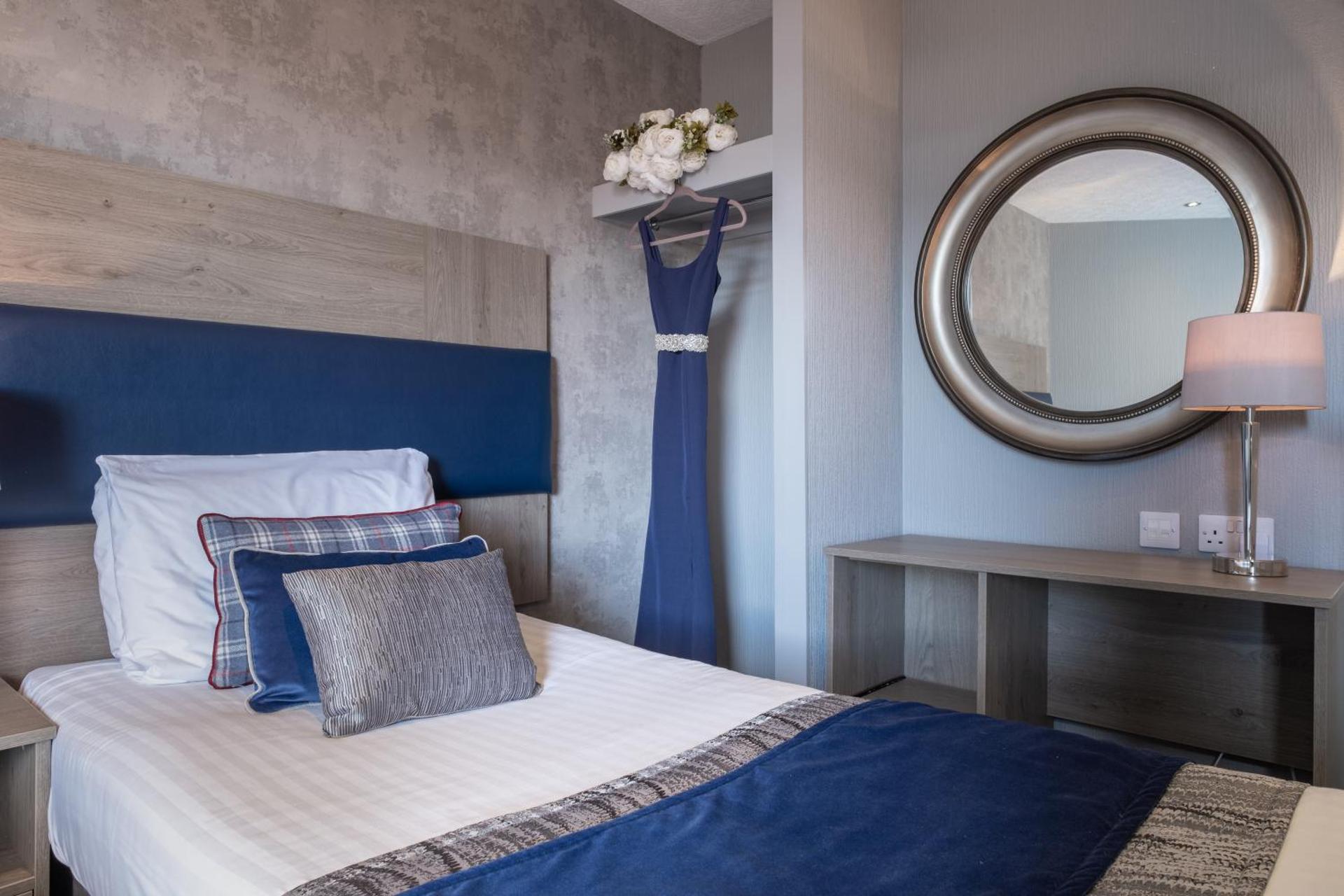 Number 44 Hotel & Bar