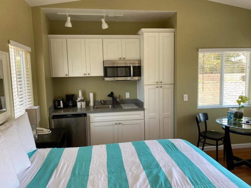 Sea Breeze Inn - Pacific Grove