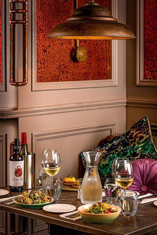 Restaurant/places to eat