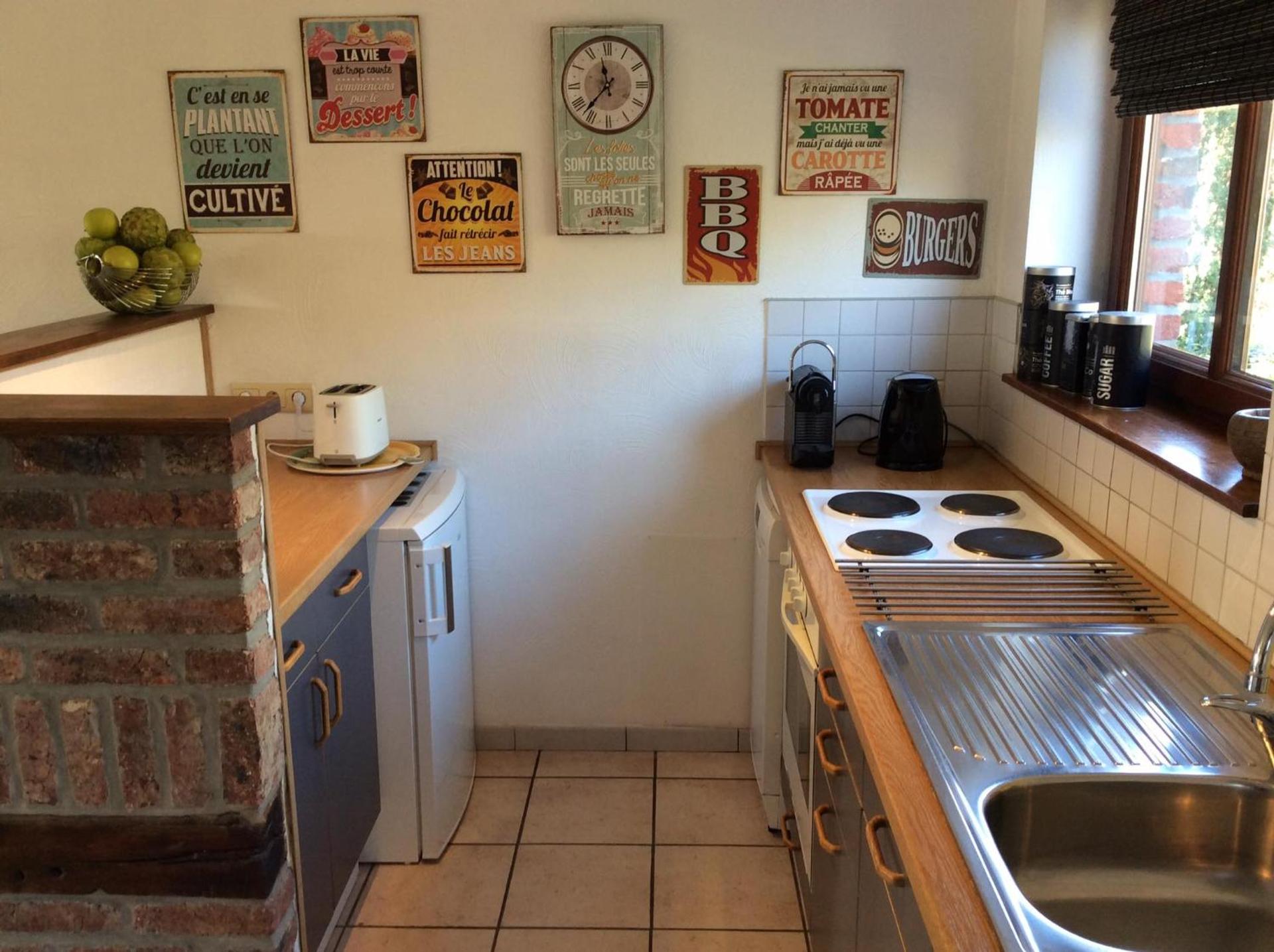 Kitchen or kitchenette