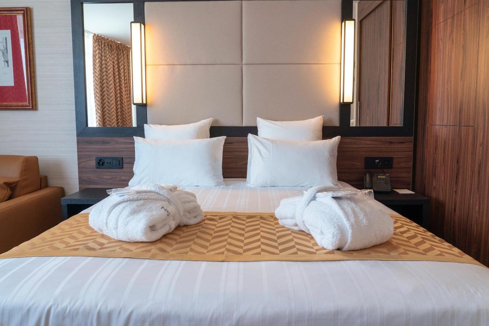 Nash Suites Airport Hotel