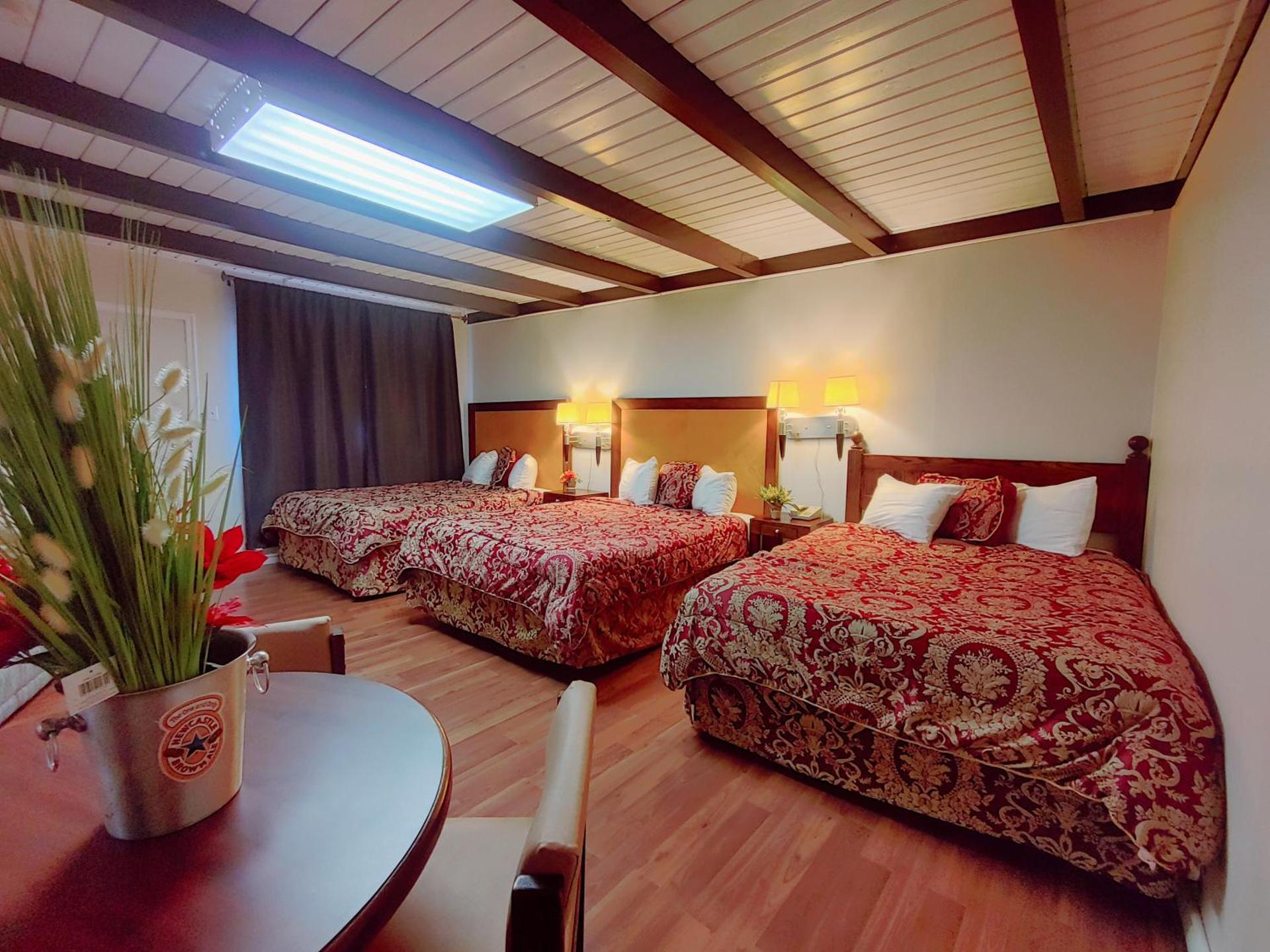 Kootenay Country Inn