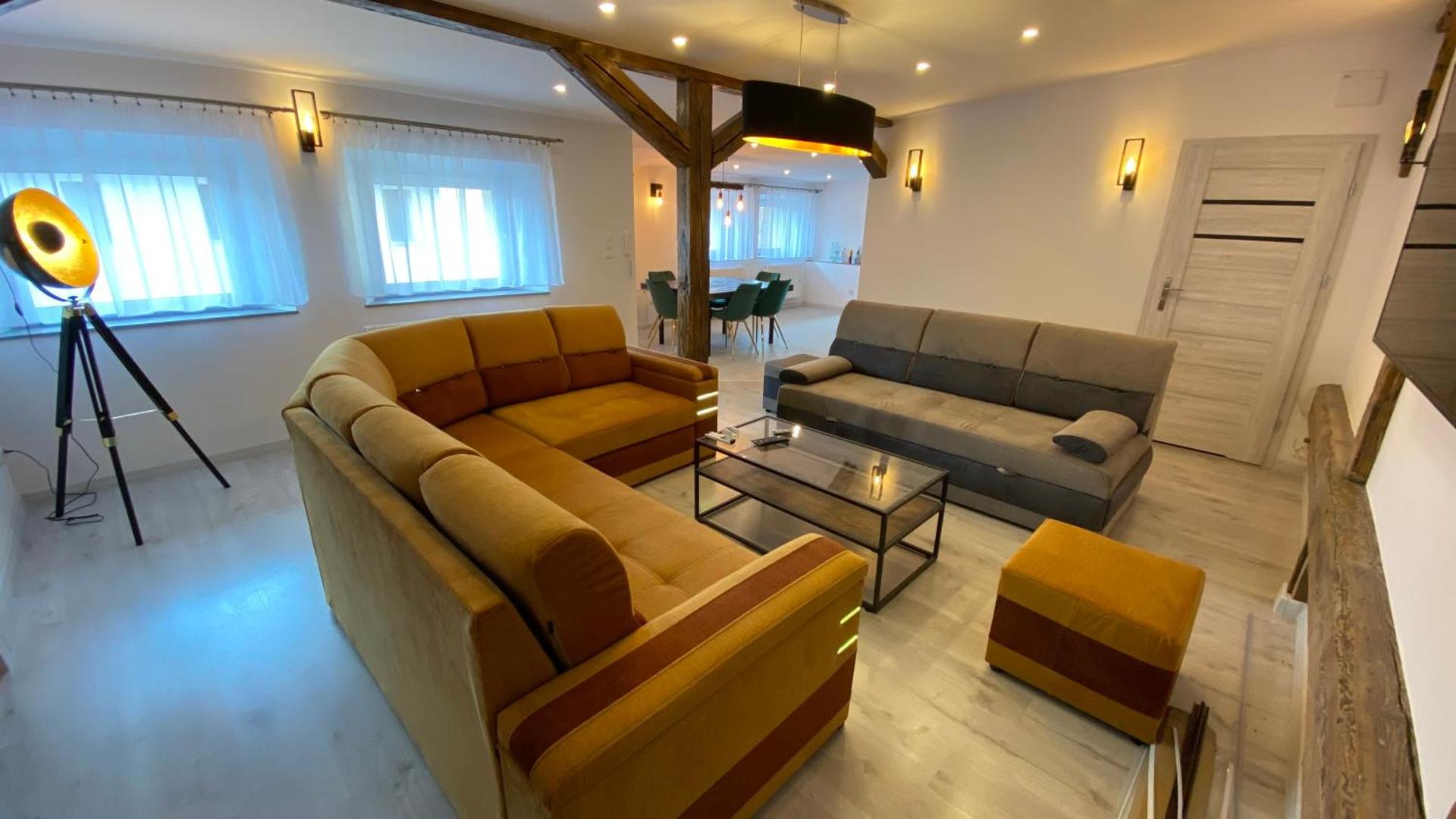 Communal lounge/ TV room