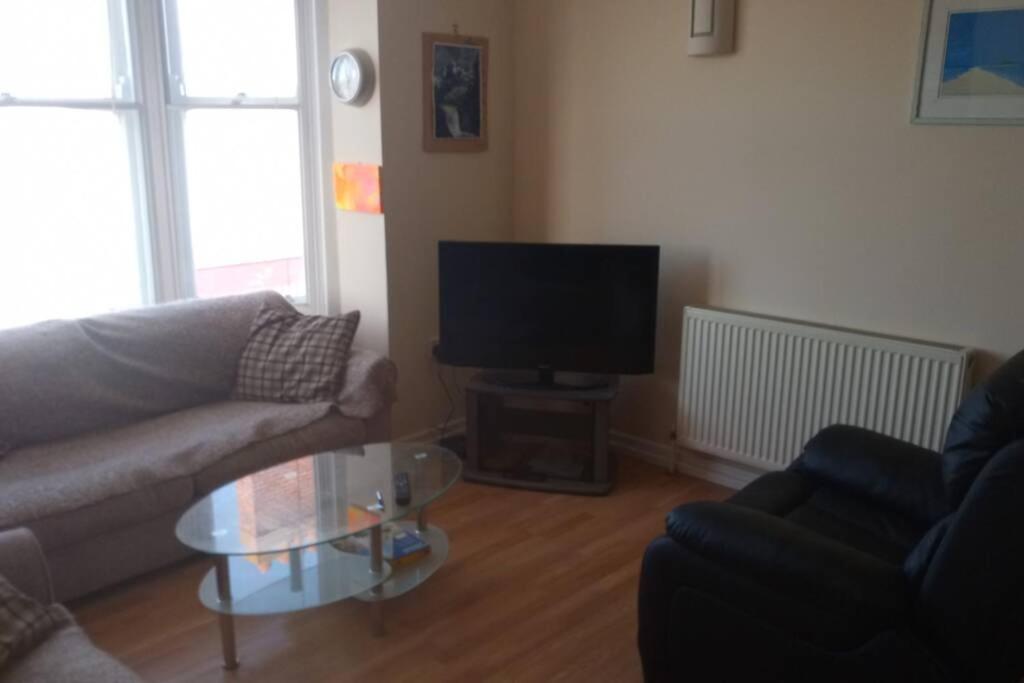 Amazing sea views ,brilliant location Apartment