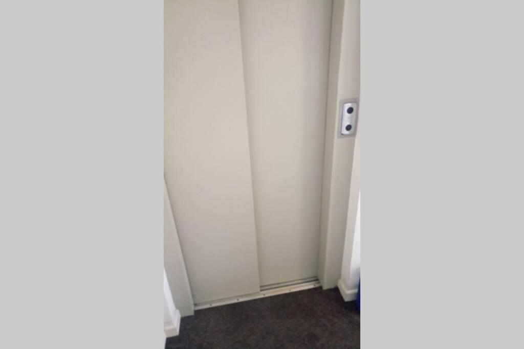 Amazing sea views ,brilliant location Apartment