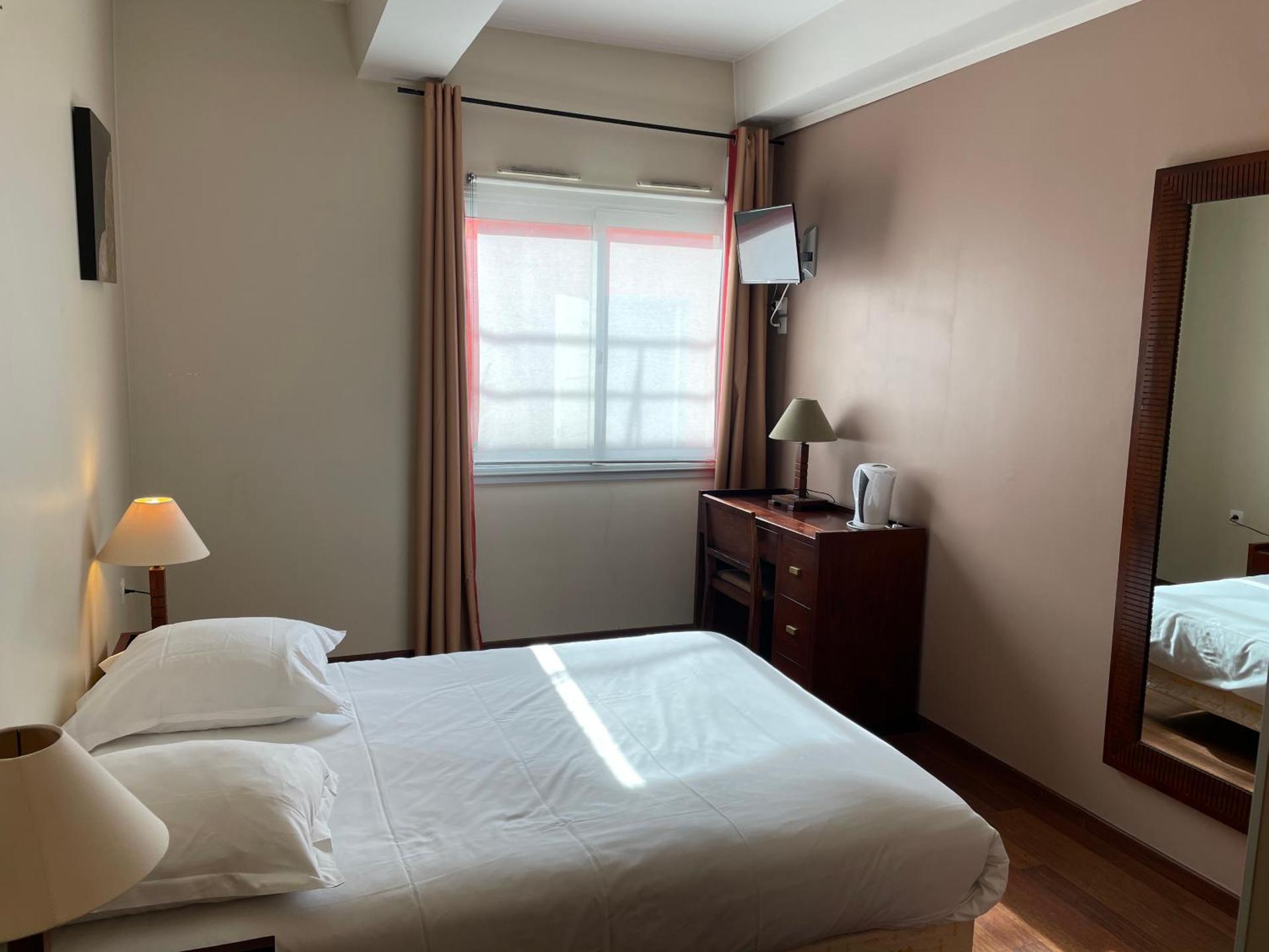 Budget Double Room - Garden Level