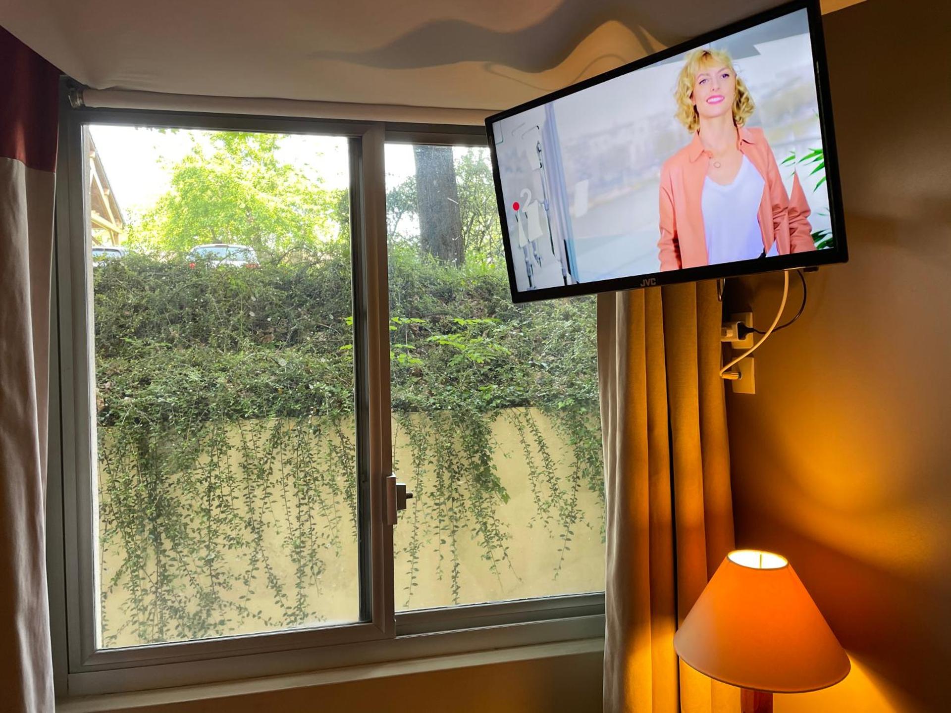 Budget Double Room - Garden Level